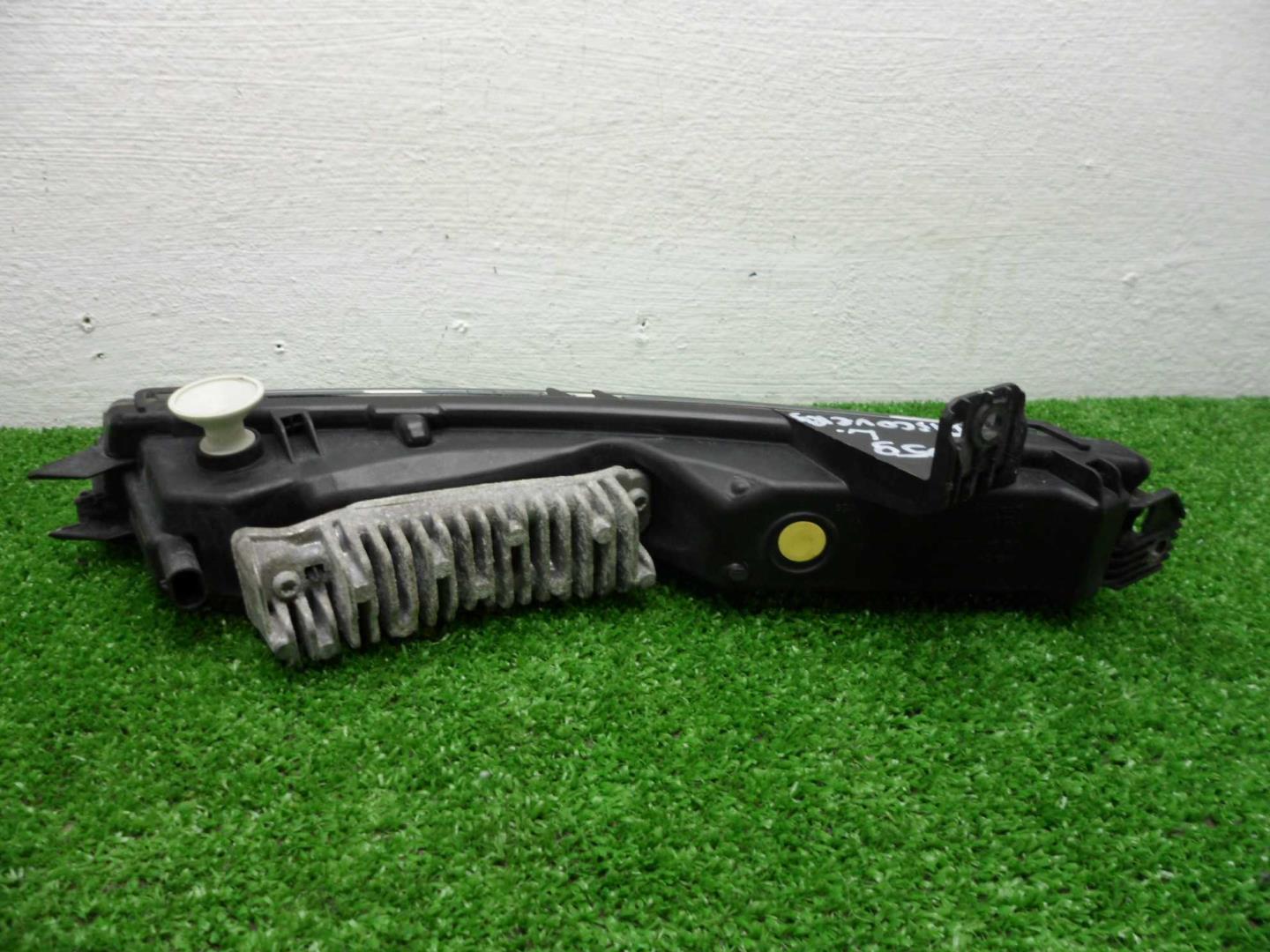 Фара противотуманная левая