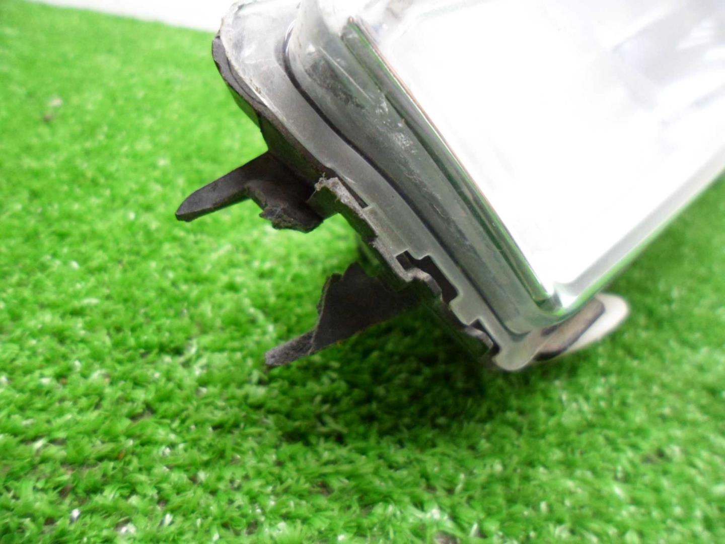 Фара противотуманная левая