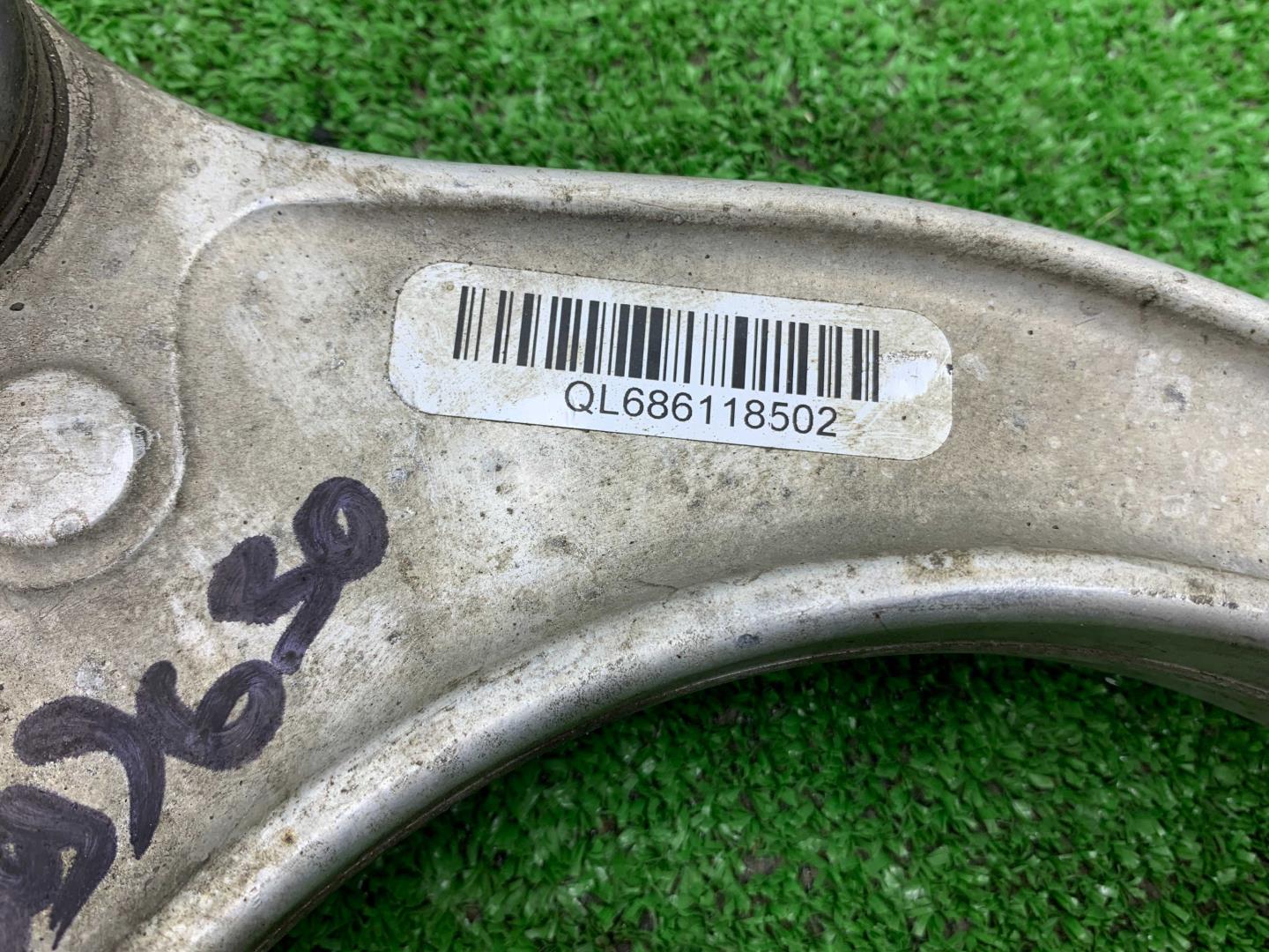 Рычаг передний верхний правый