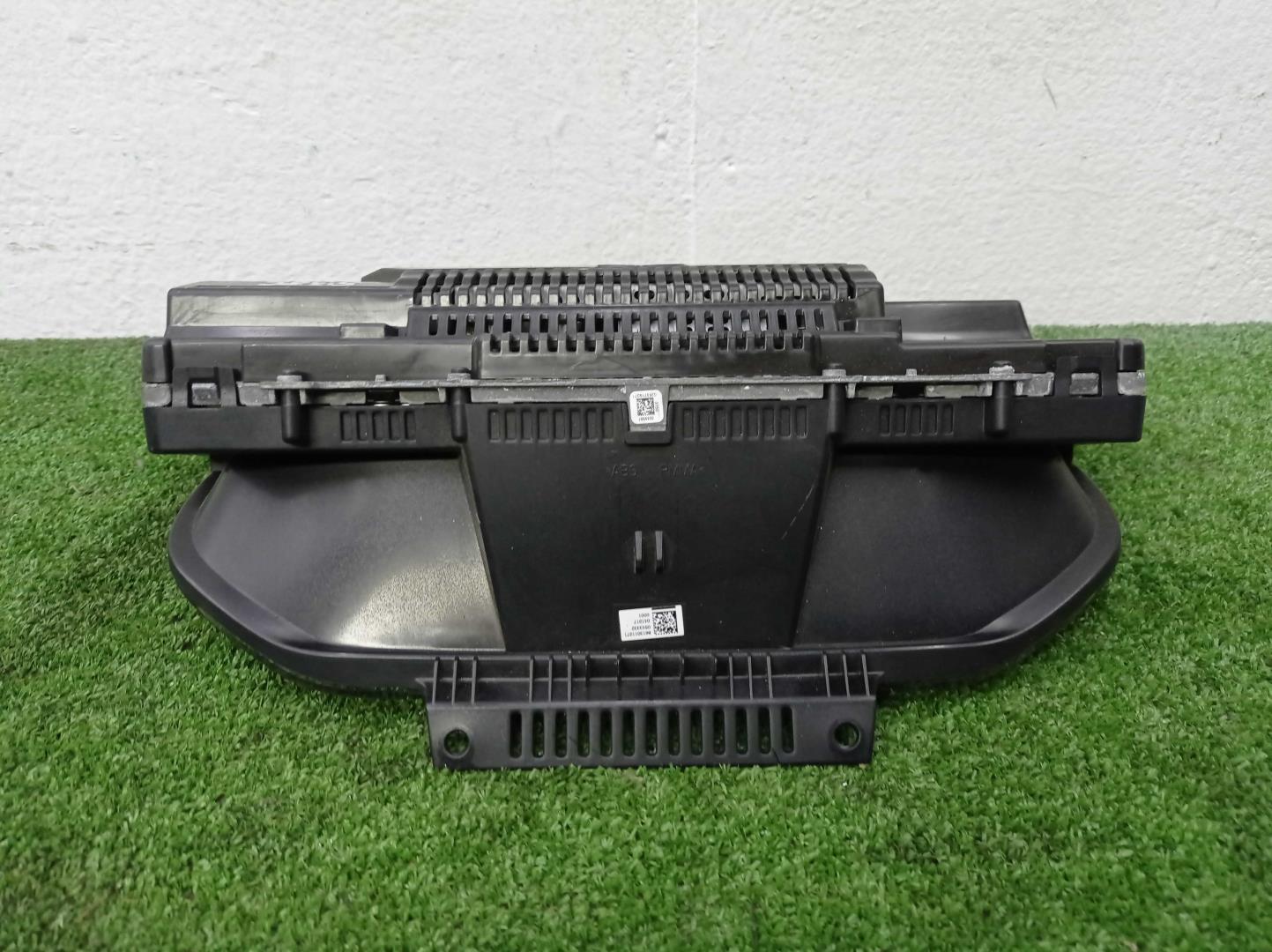 Панель приборов