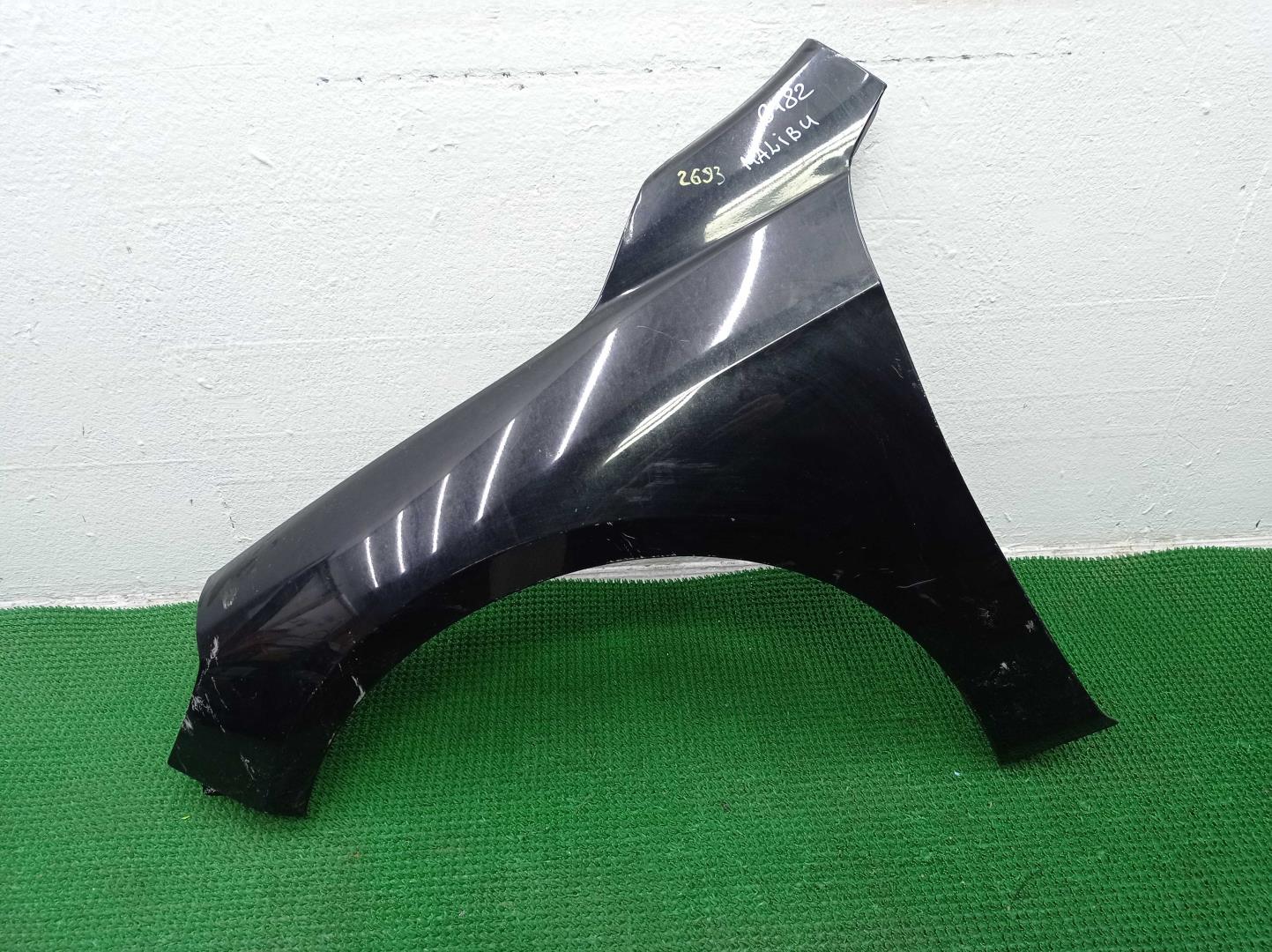 Крыло переднее левое