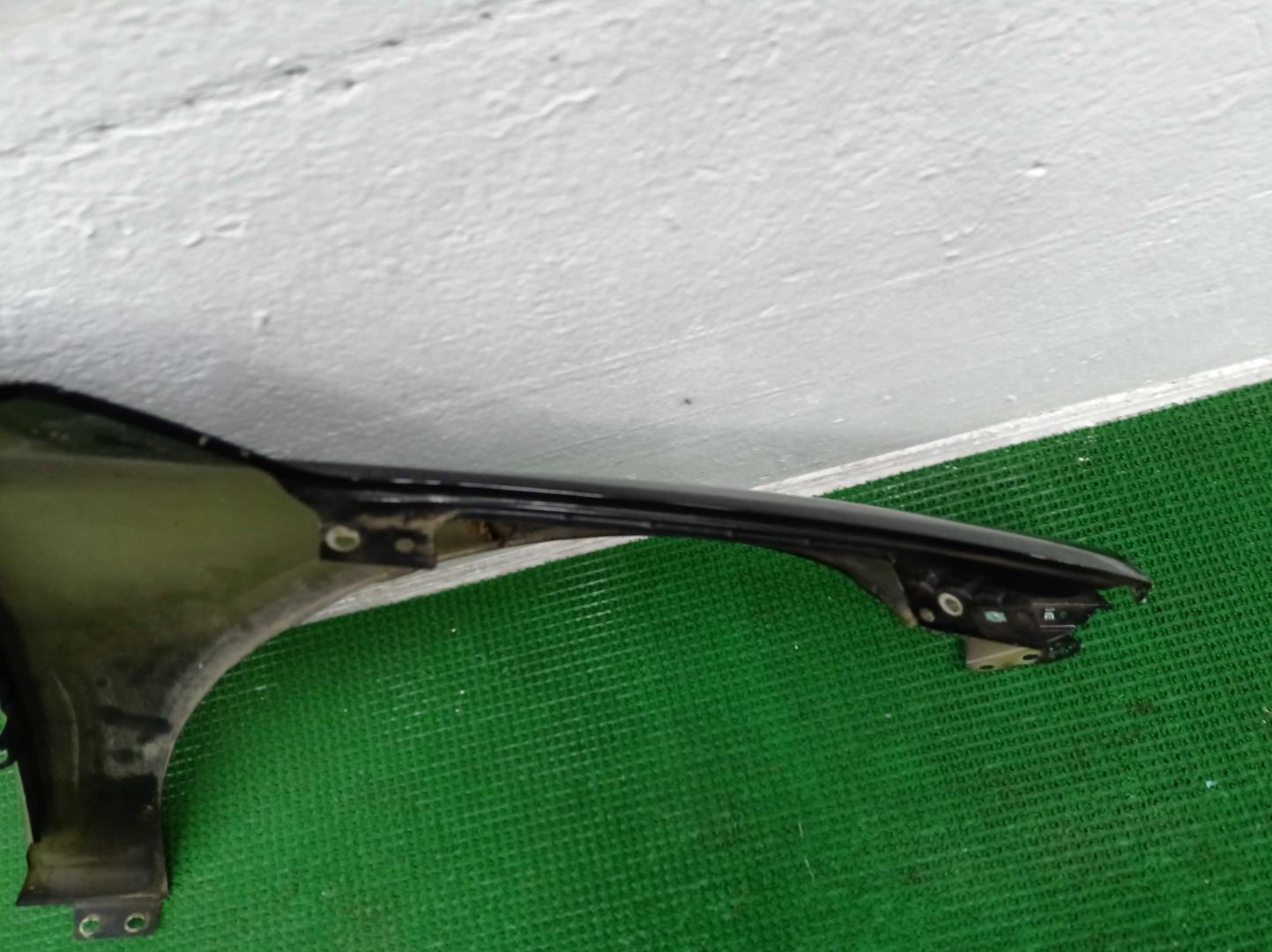 Крыло переднее левое