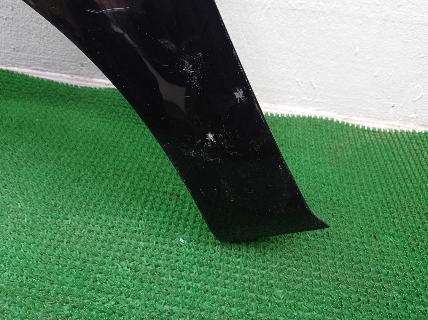 Крыло переднее левое