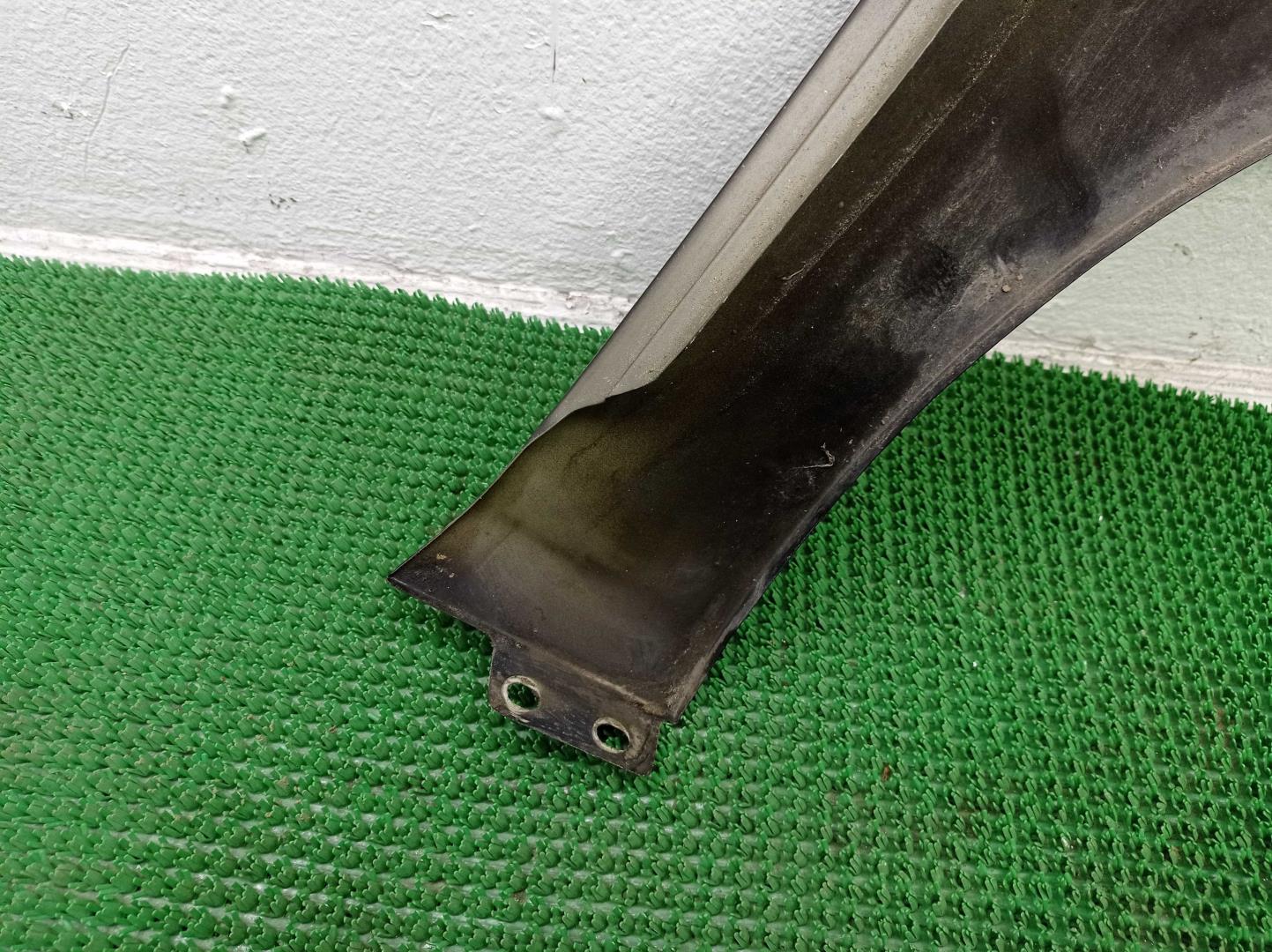 Крыло переднее левое