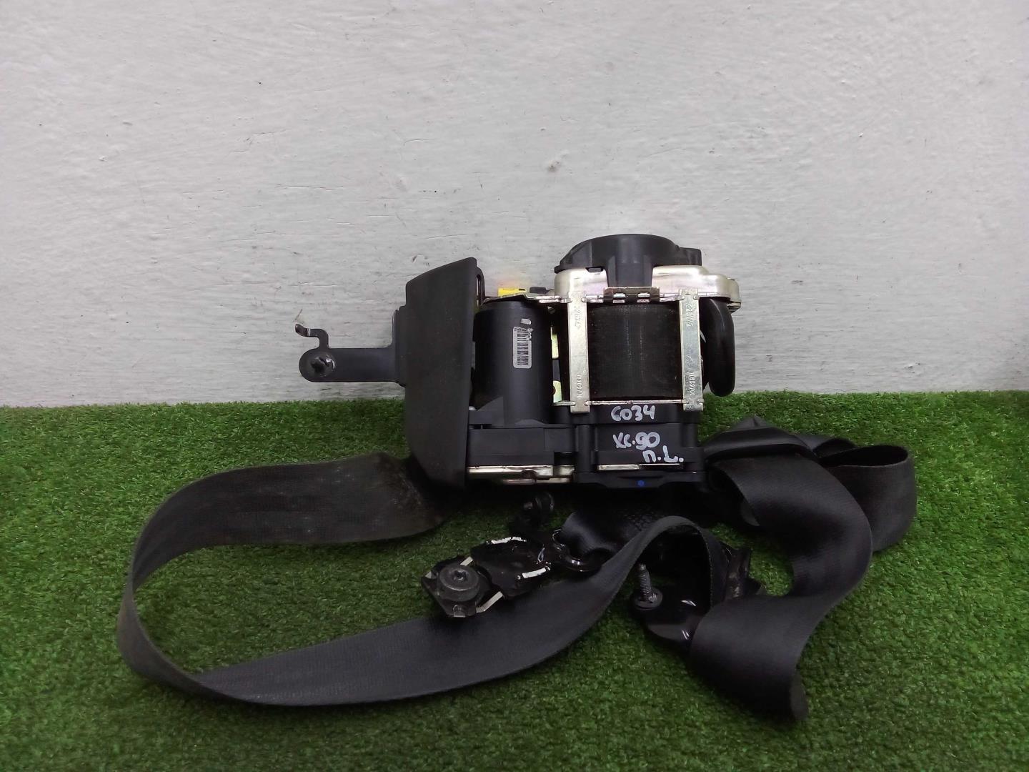 Ремень безопасности