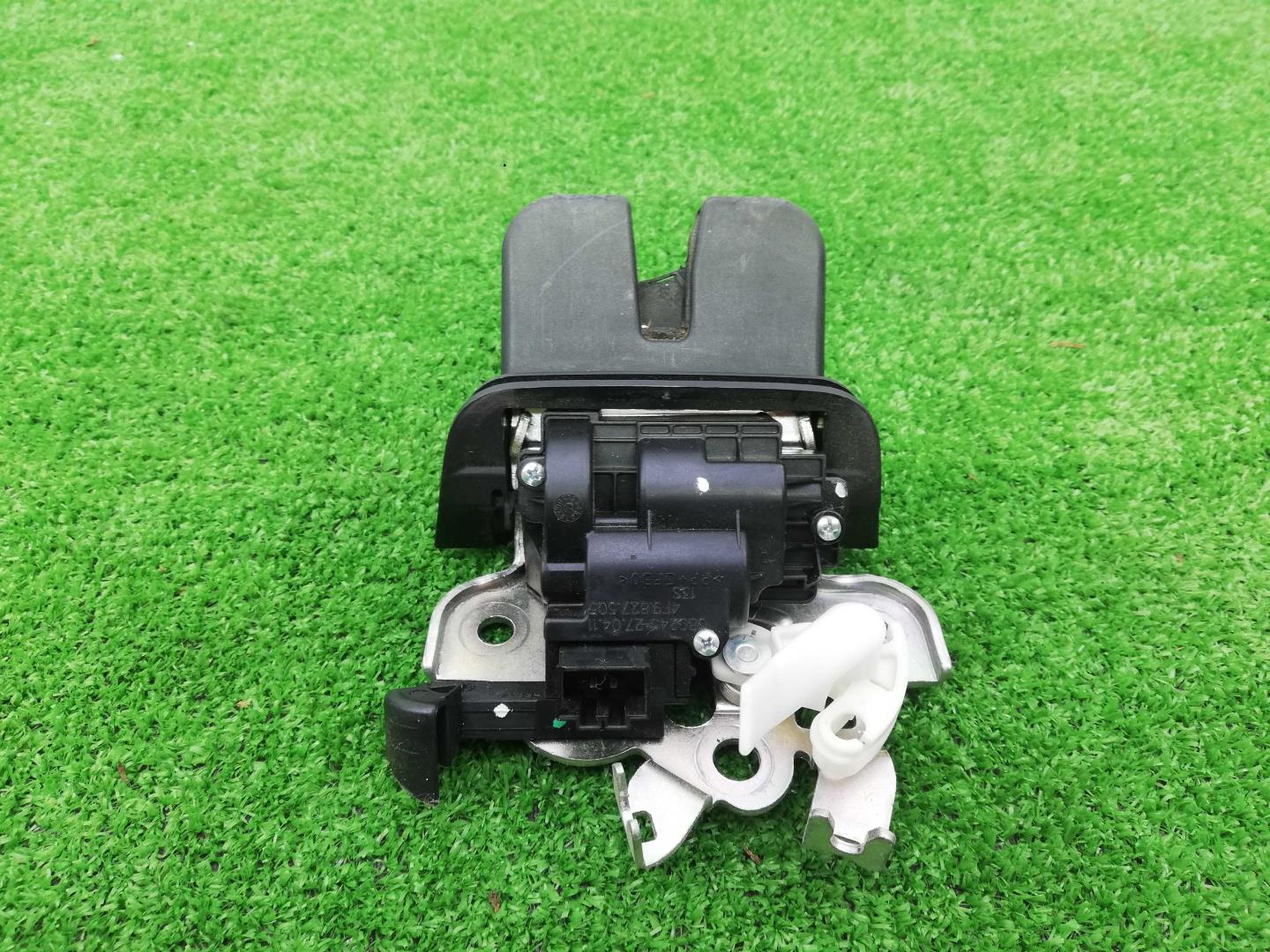 Замок багажника