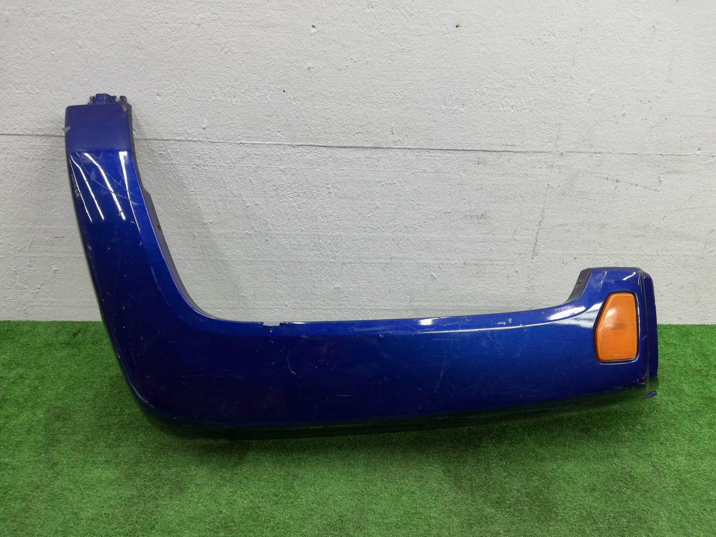 Накладка переднего крыла левого