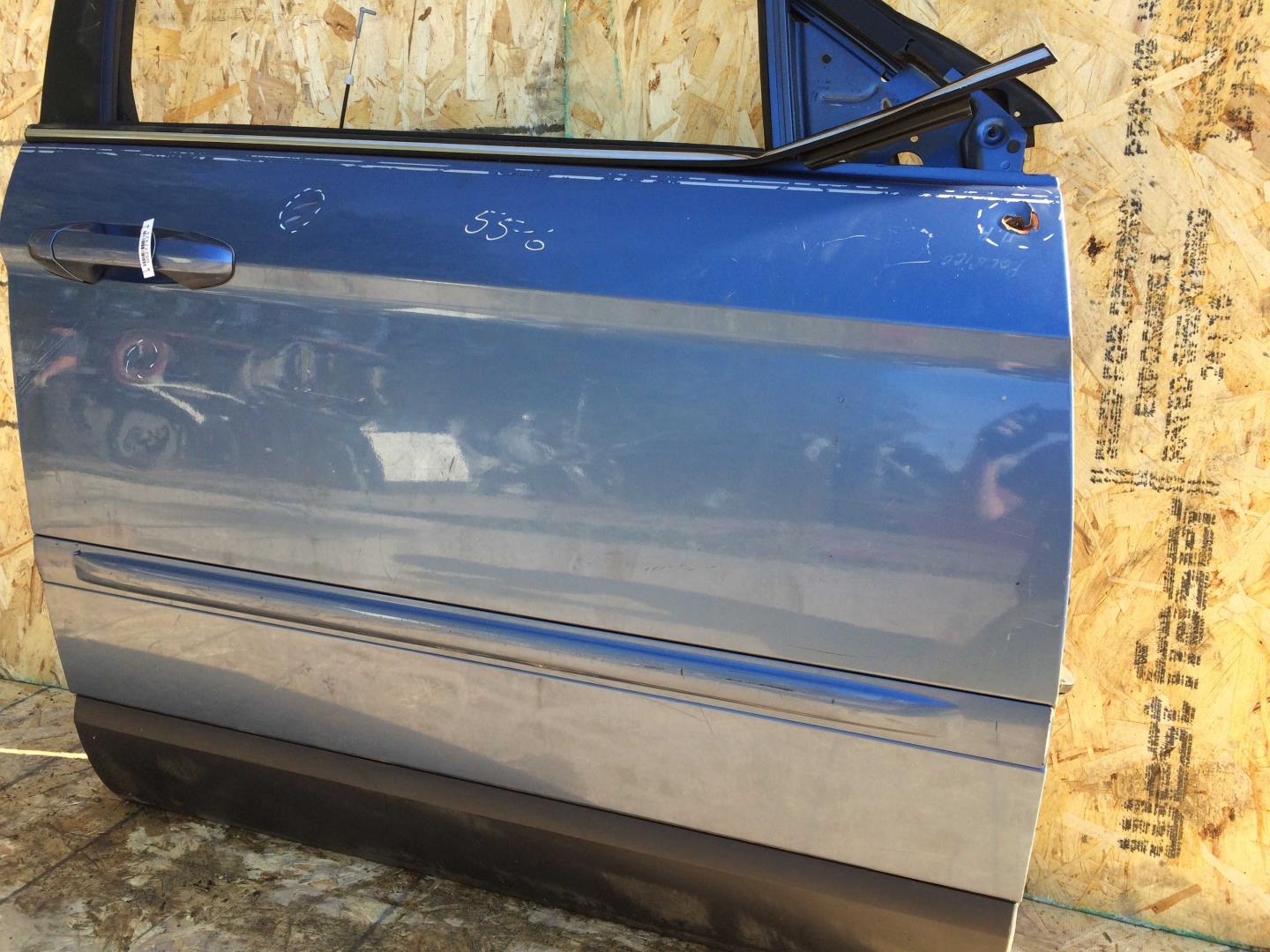 Дверь передняя правая