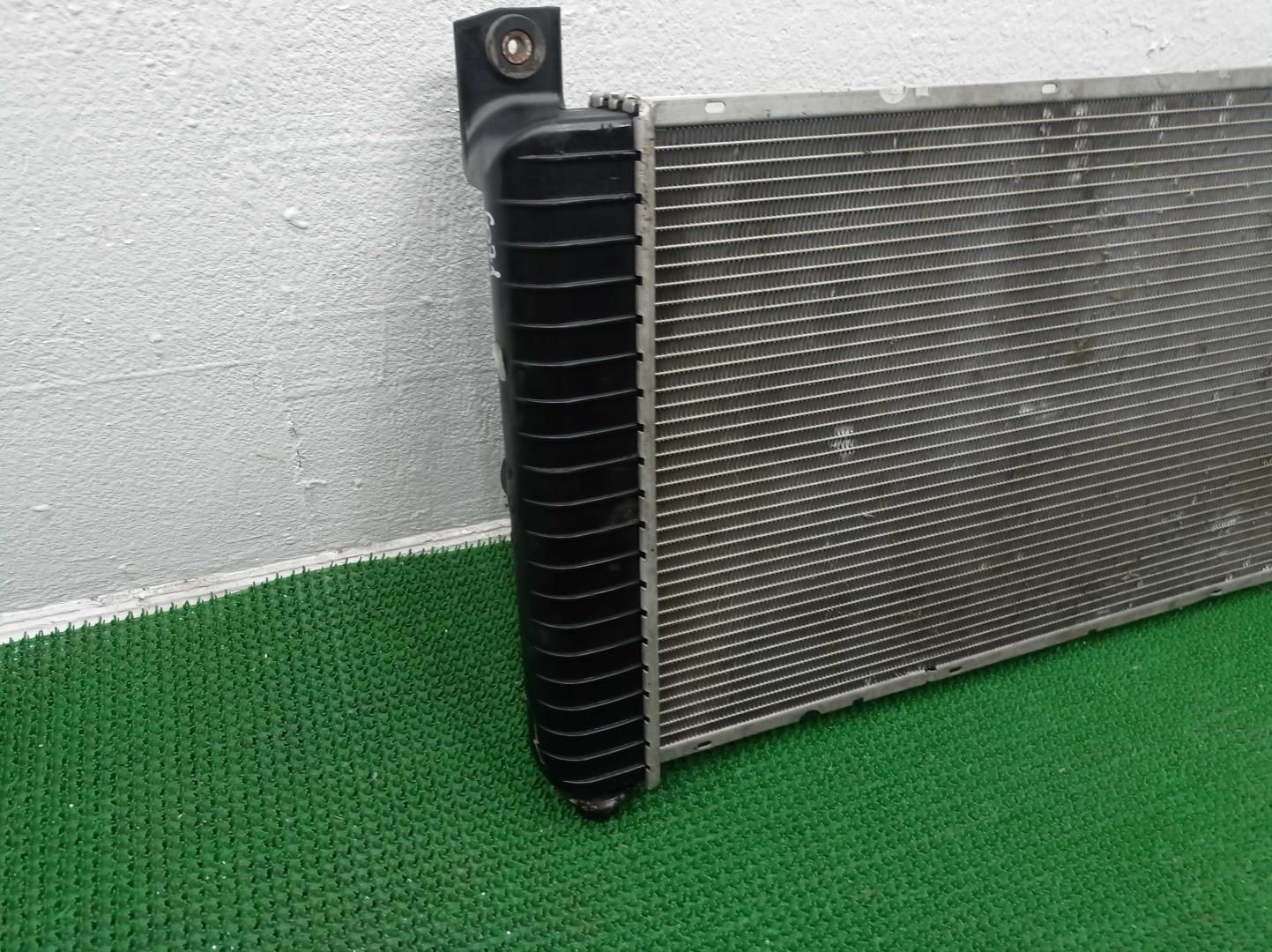 Радиатор охлаждения двигателя основной