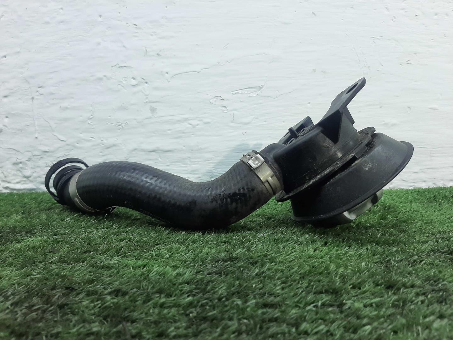 Маслозаливная горловина