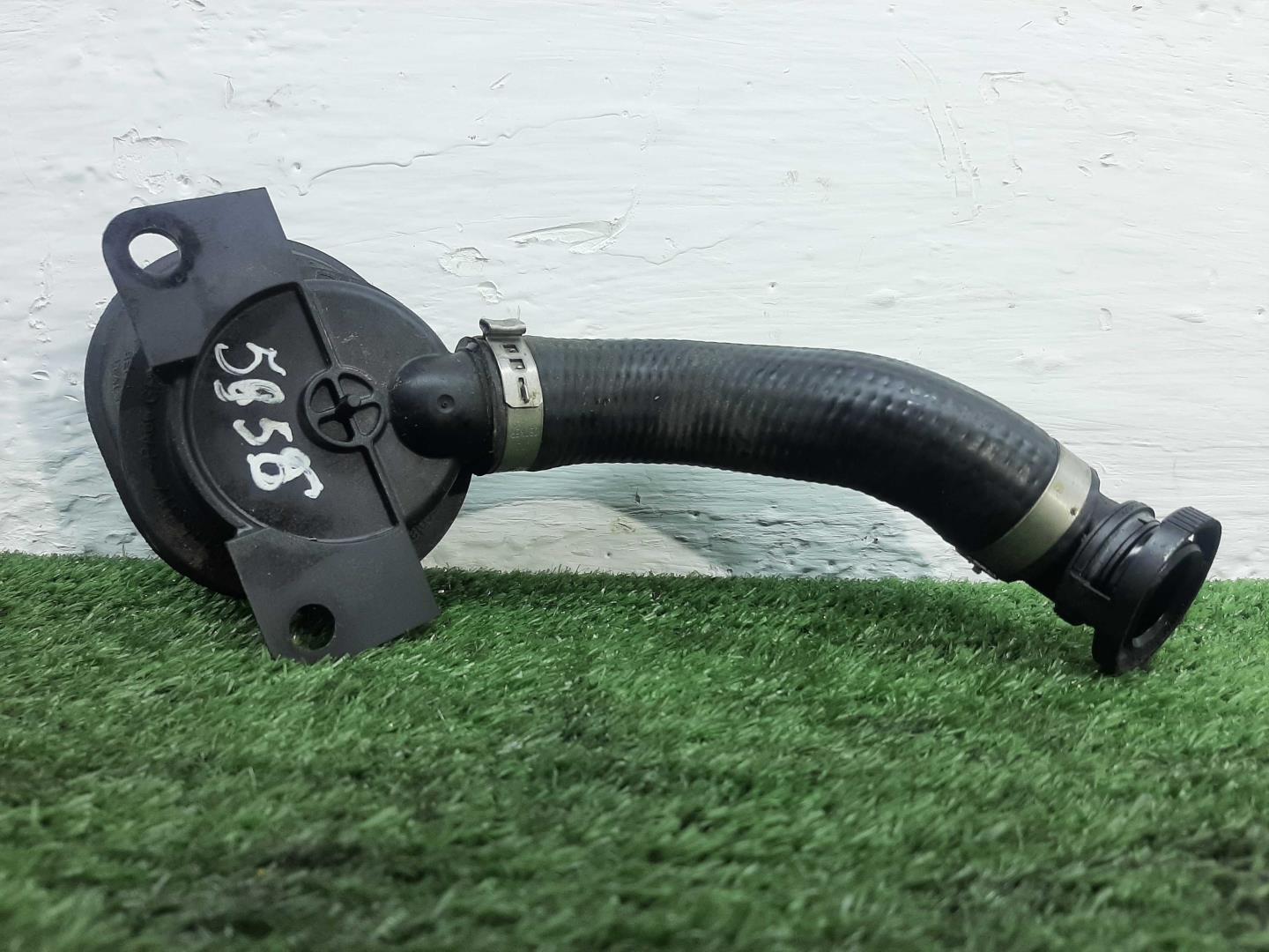 Маслозаливная горловина