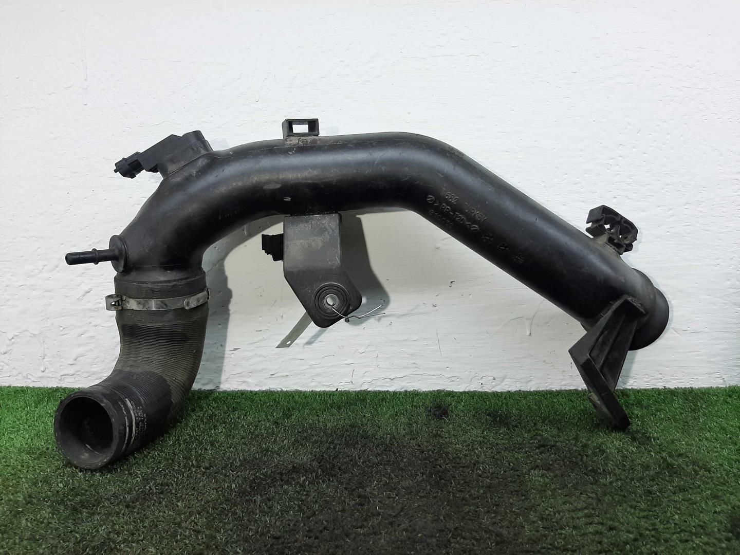 Патрубок интеркулера