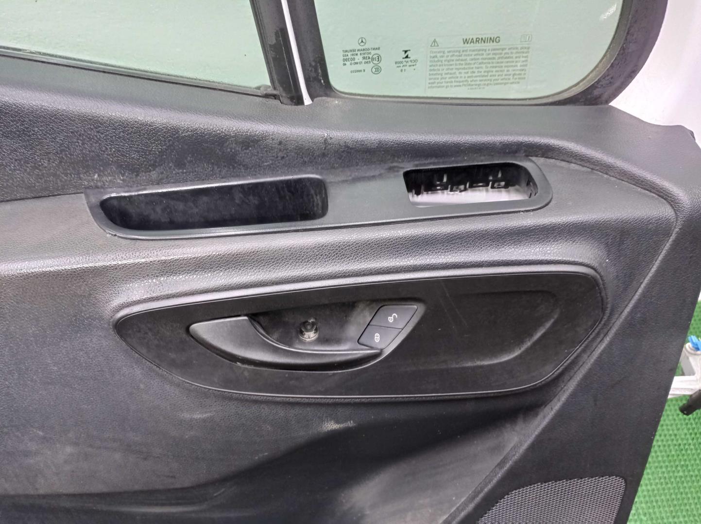 Дверь передняя левая