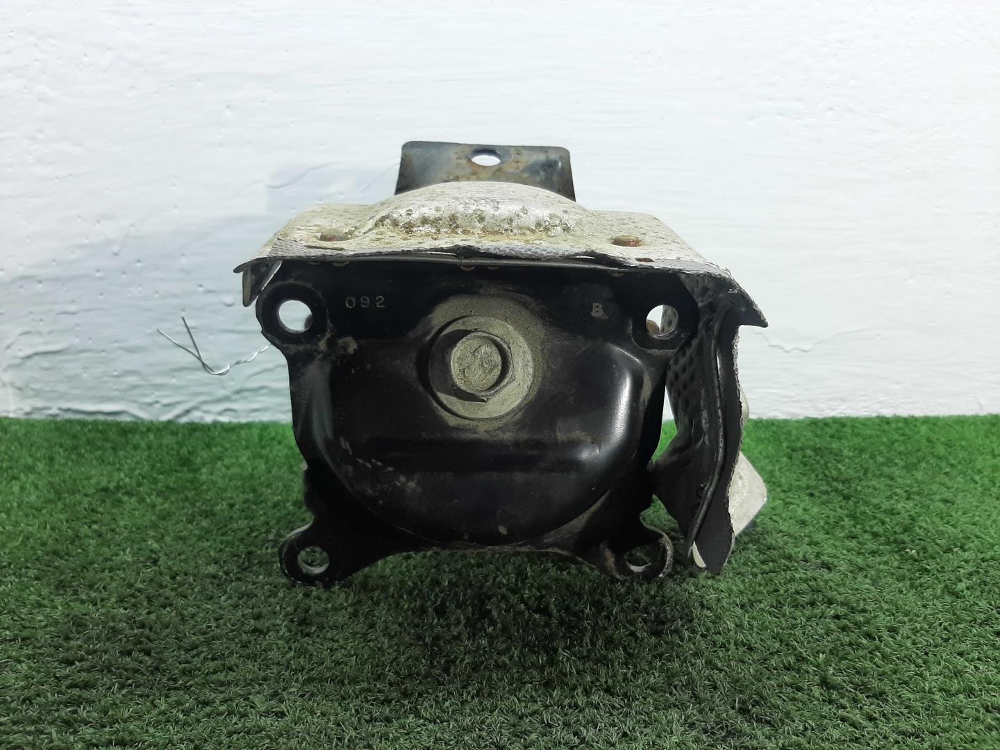 Опора двигателя