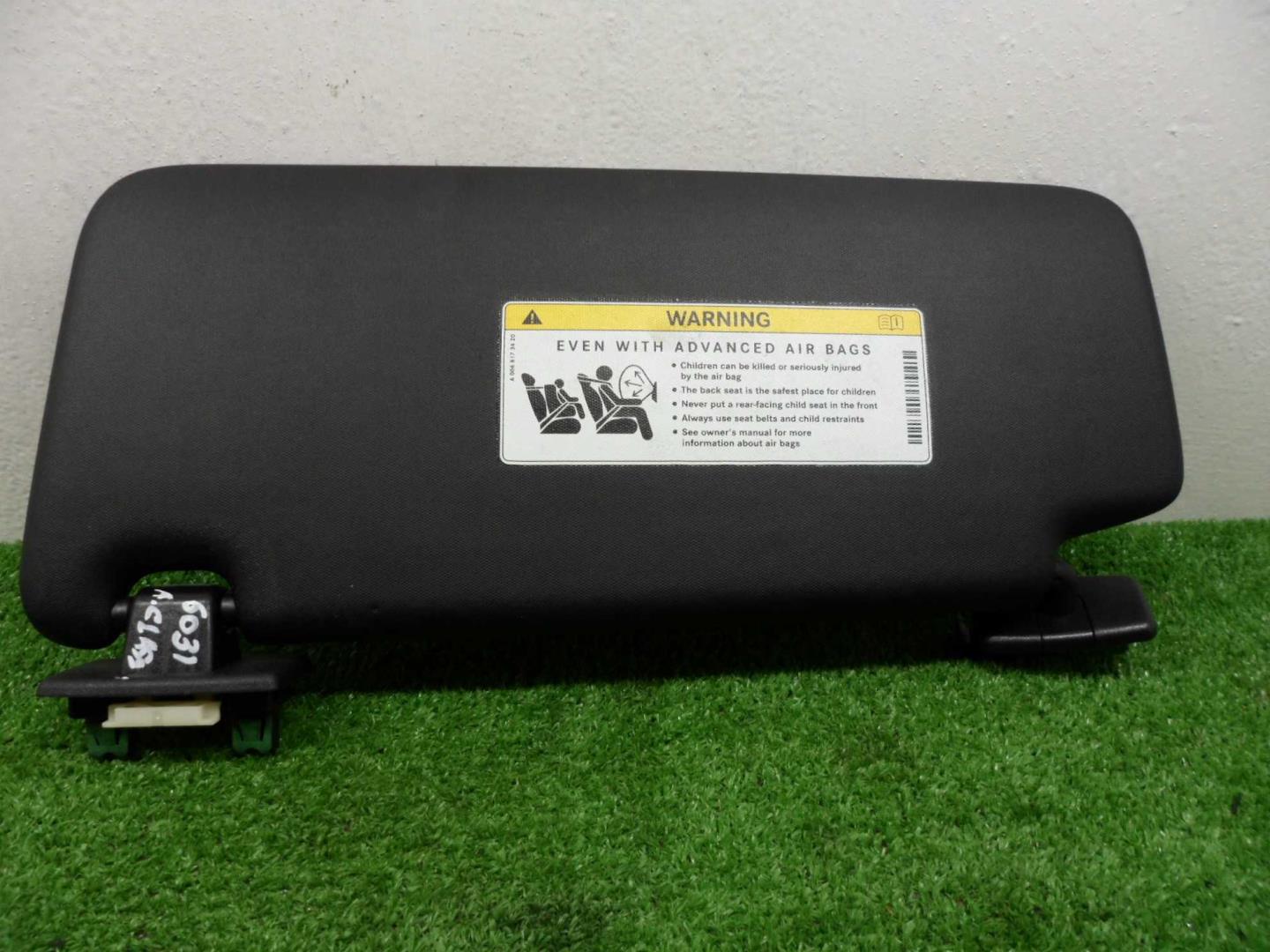 Козырек солнцезащитный