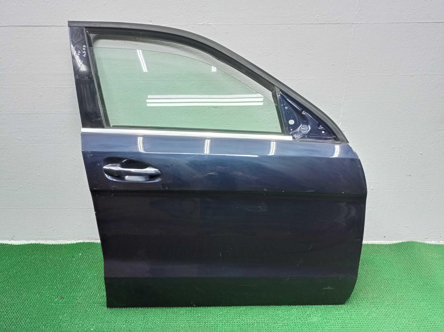 Замок двери передней правой