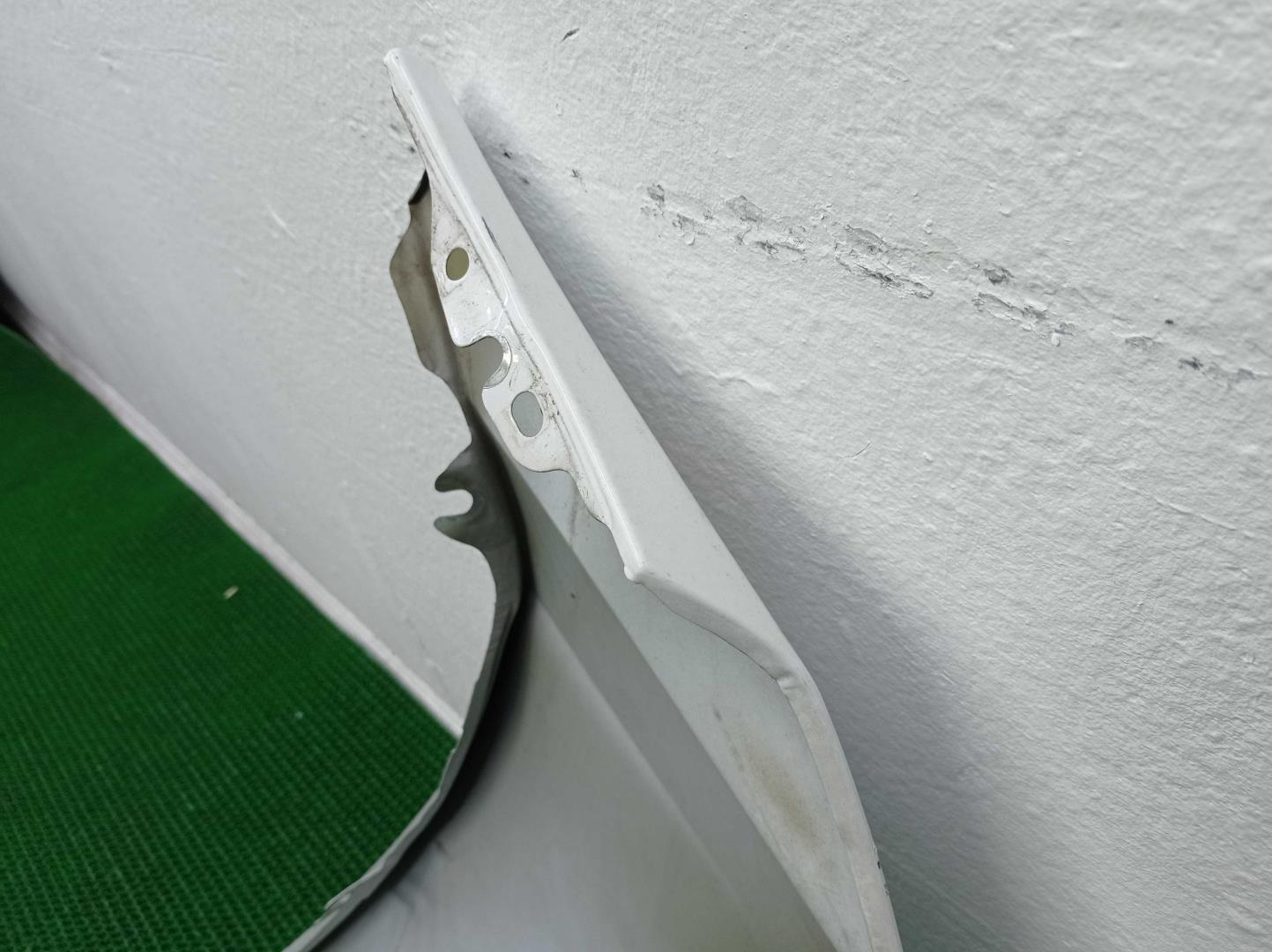 Крыло переднее левое