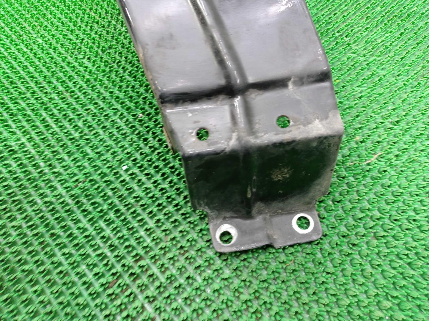 Крыло переднее левое