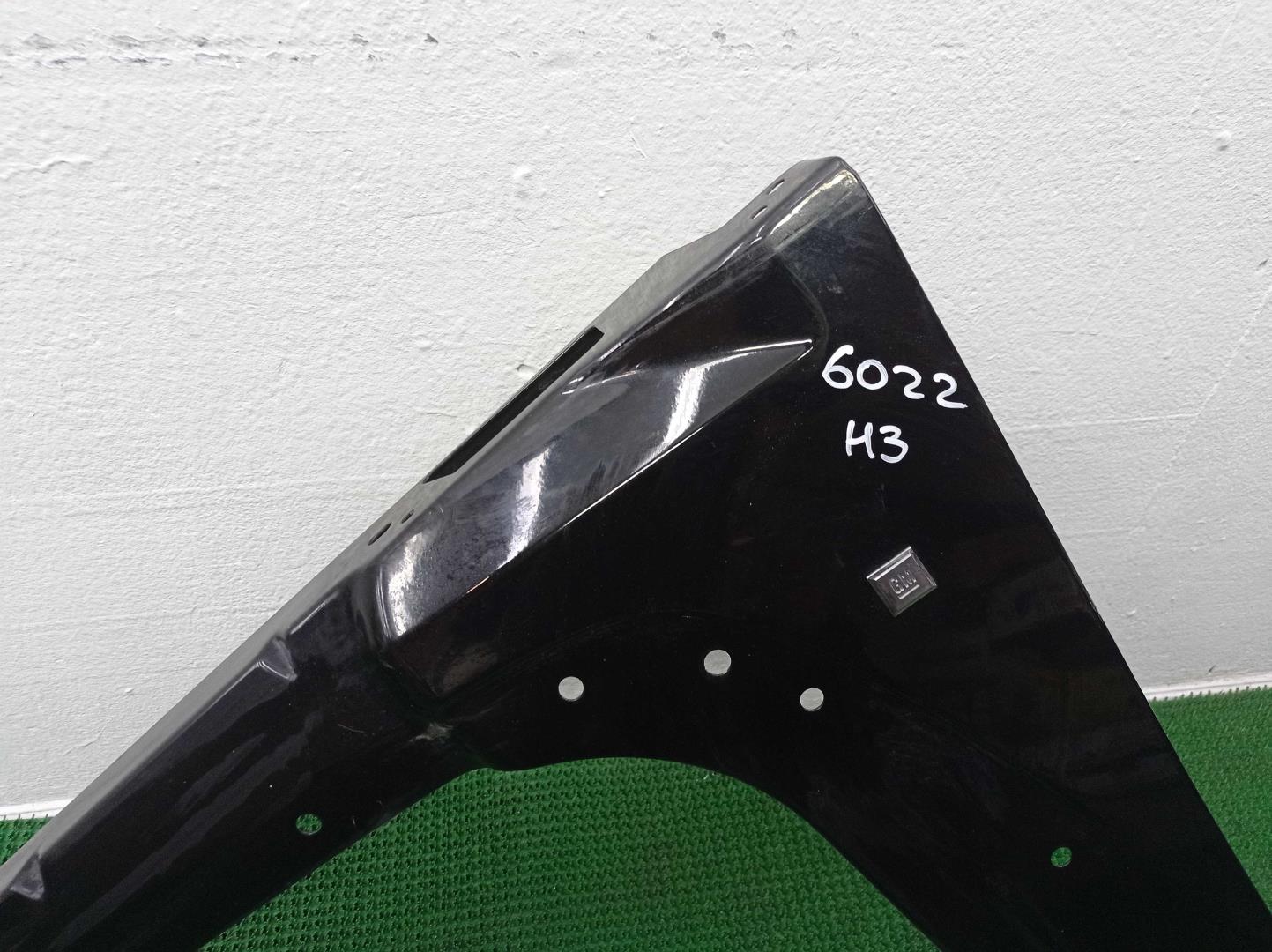 Крыло переднее левое