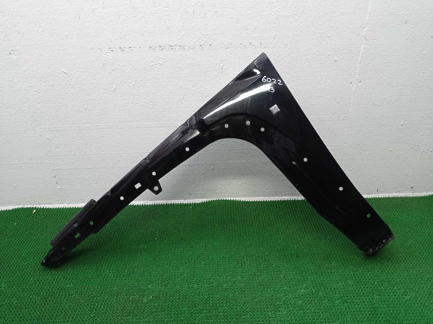 Крыло переднее левое