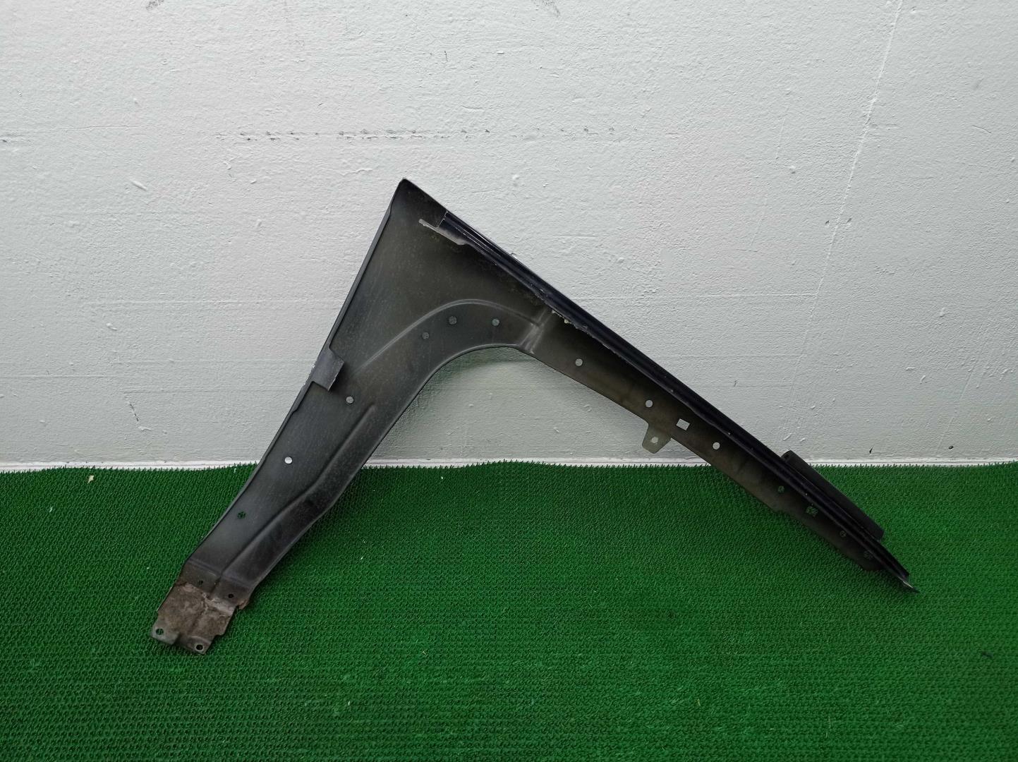 Крыло переднее левое