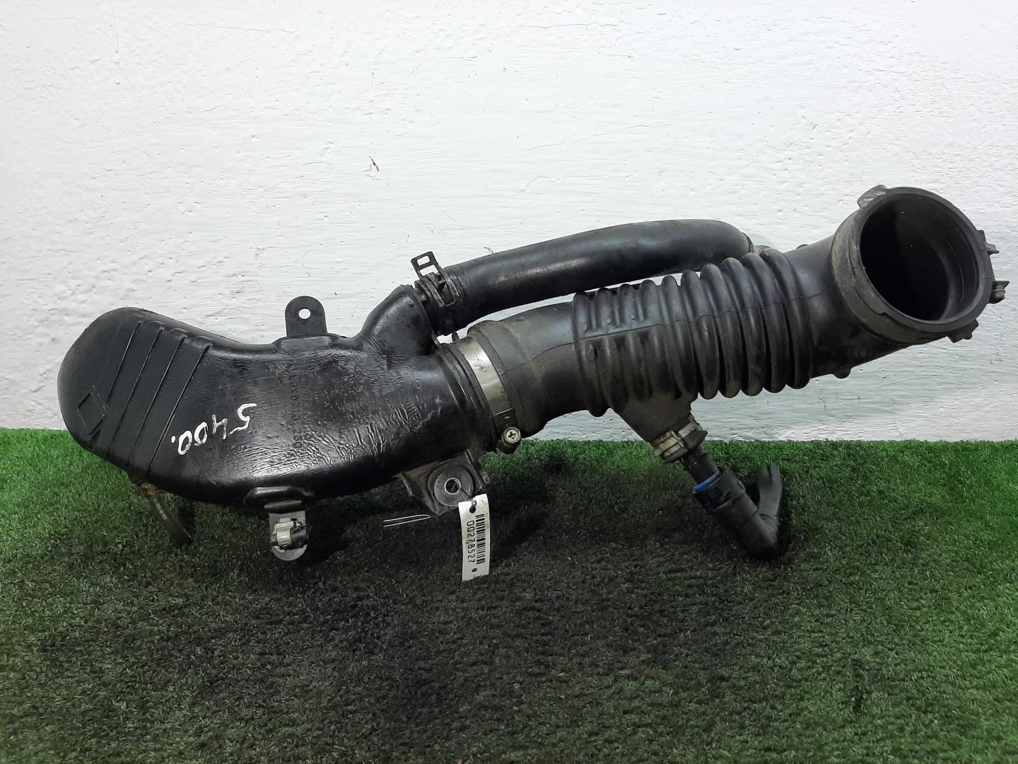 Патрубок воздушного фильтра