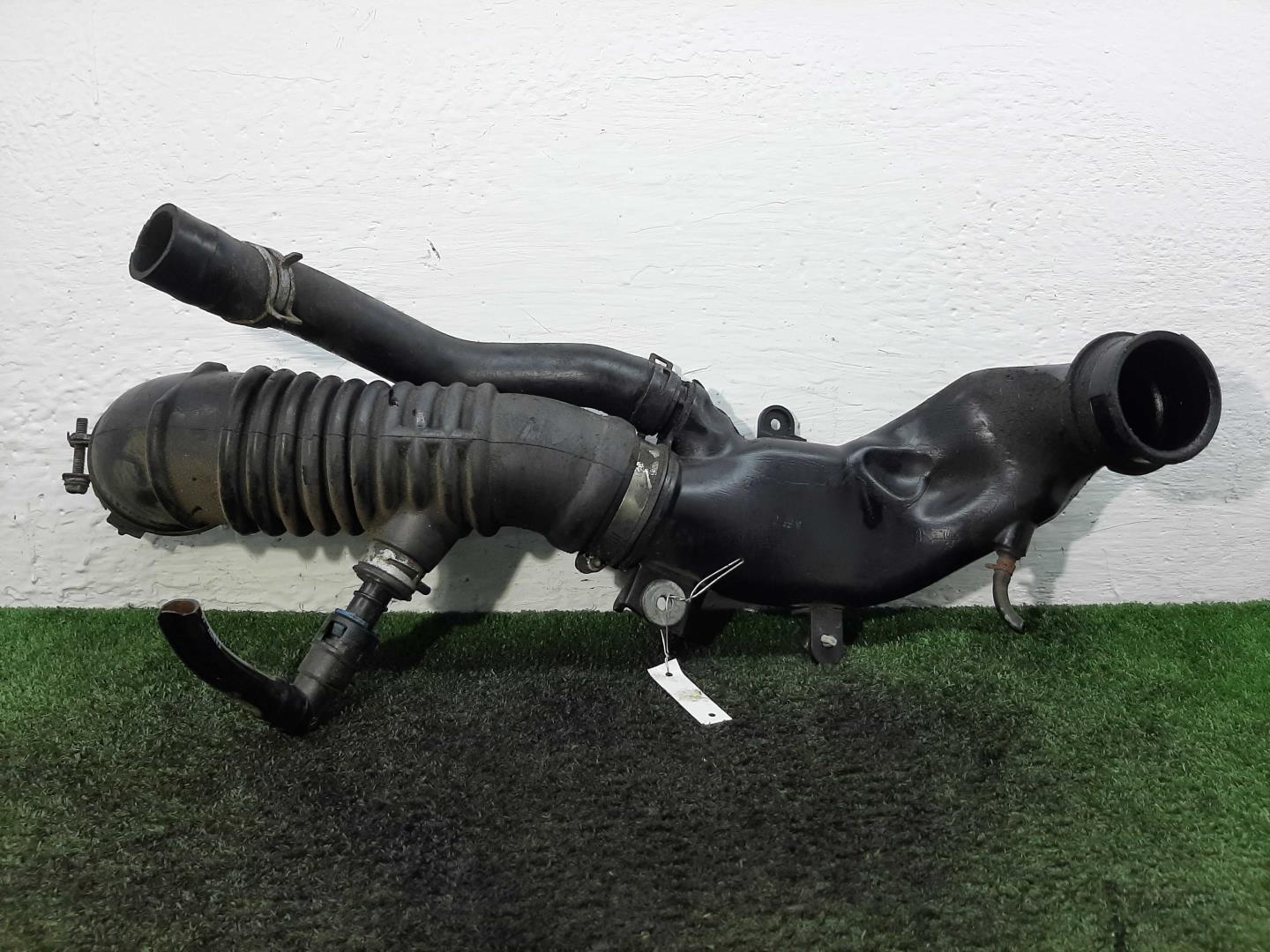 Патрубок воздушного фильтра