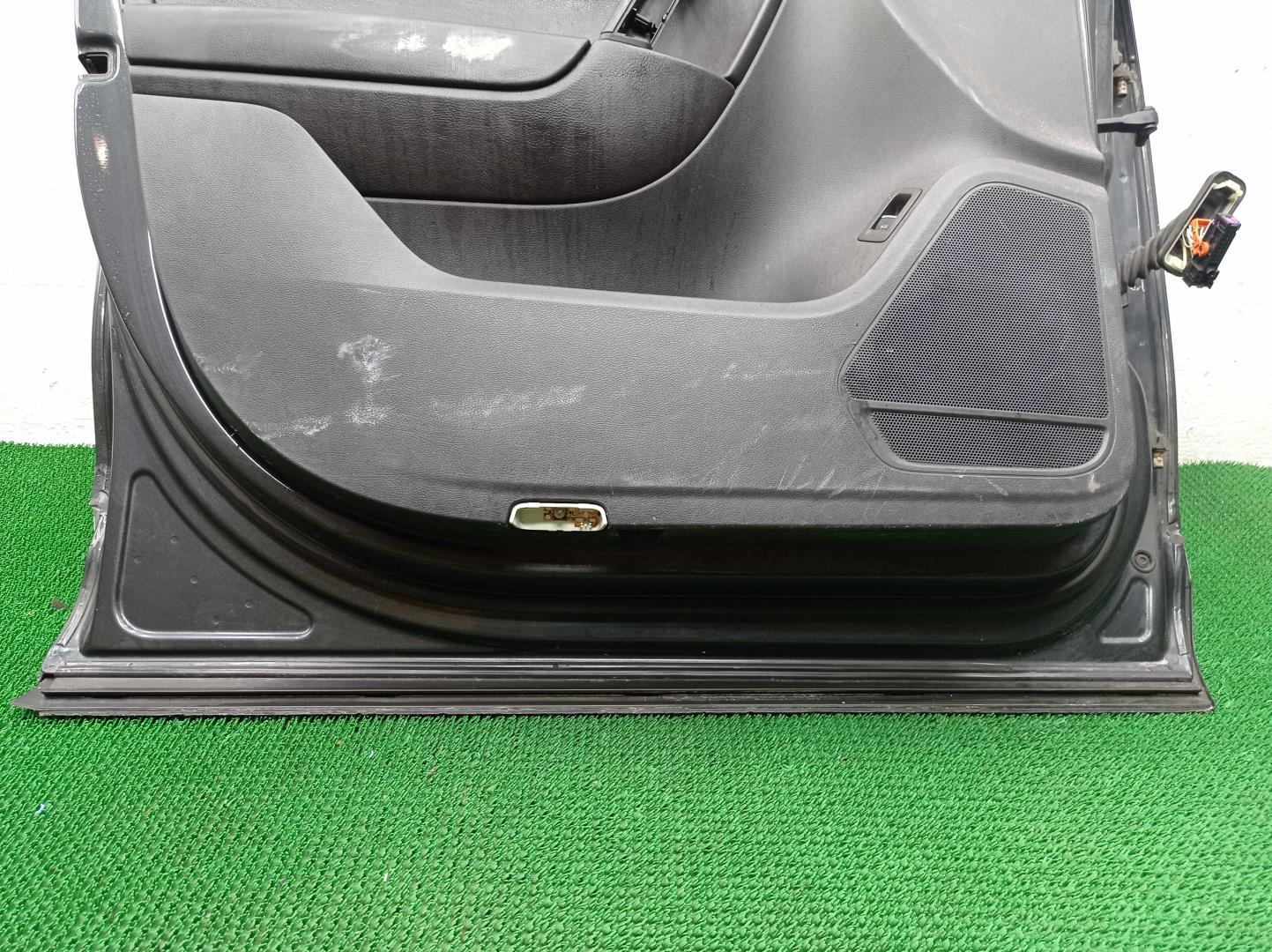 Ручка двери передней наружная левая