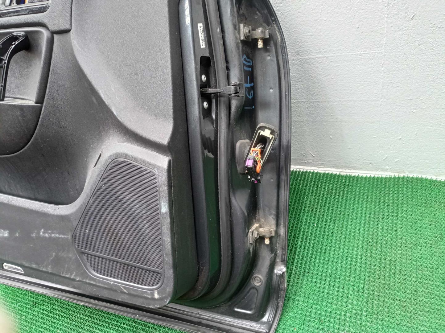 Ручка двери передней наружная левая