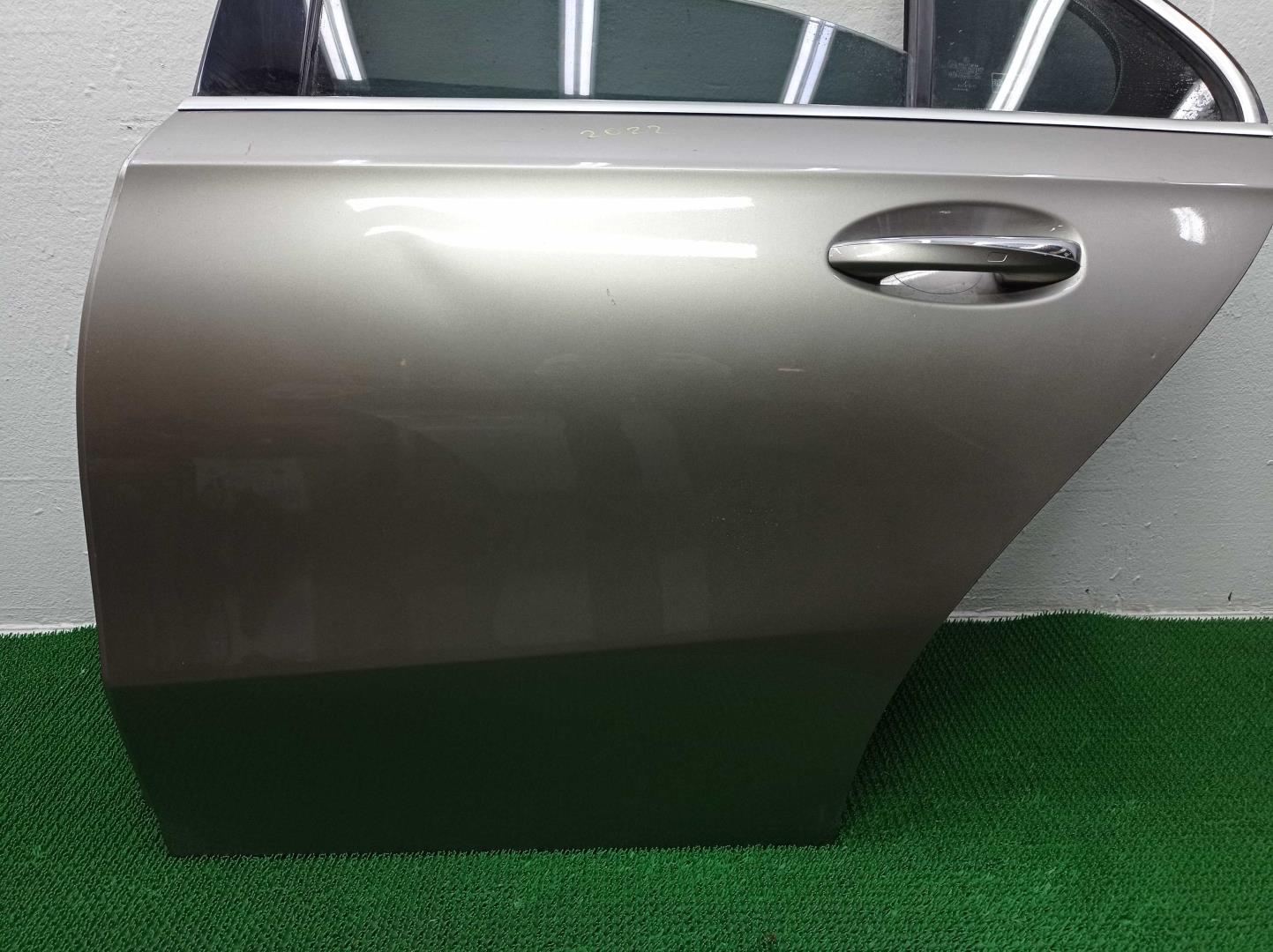 Замок двери задней левой