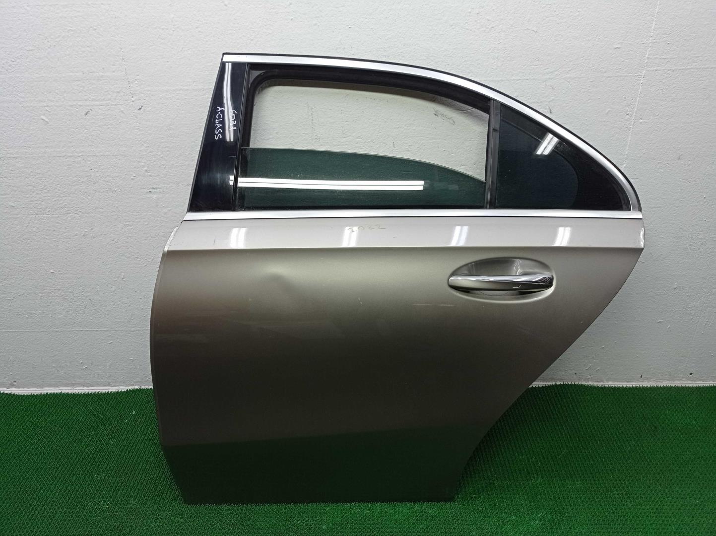 Замок двери задней левой