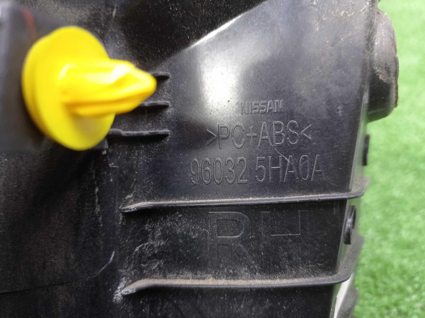 Накладка крышки багажника