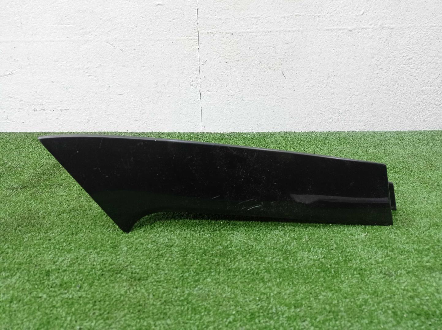 Накладка крышки багажника