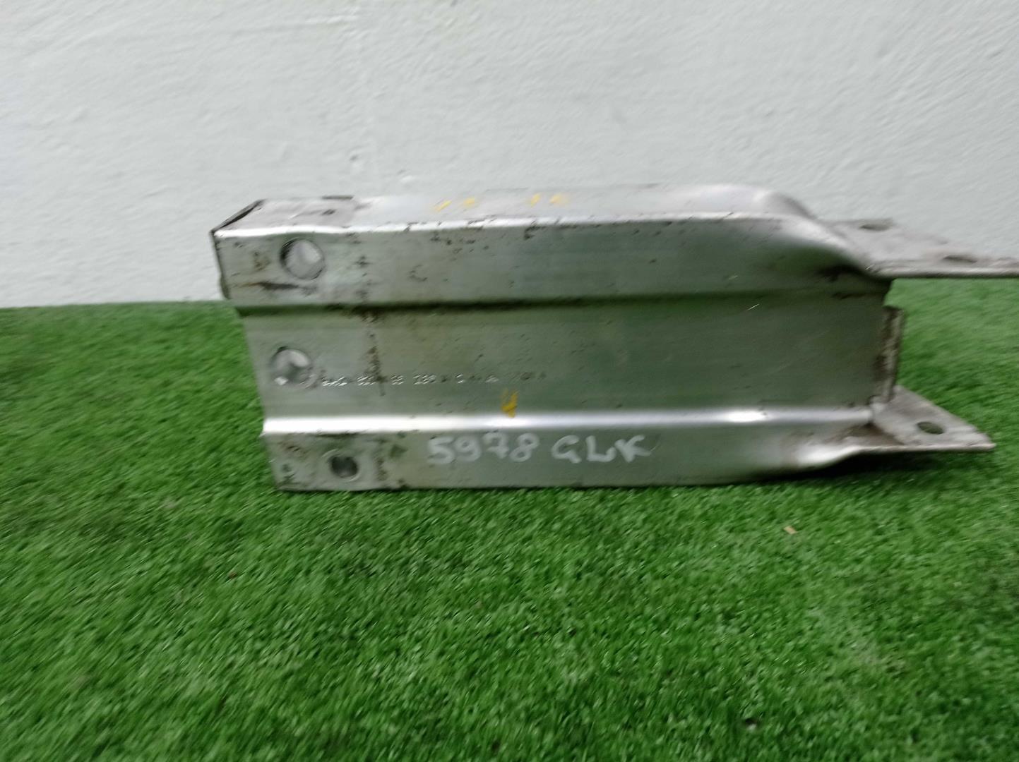 Кронштейн усилителя переднего бампера