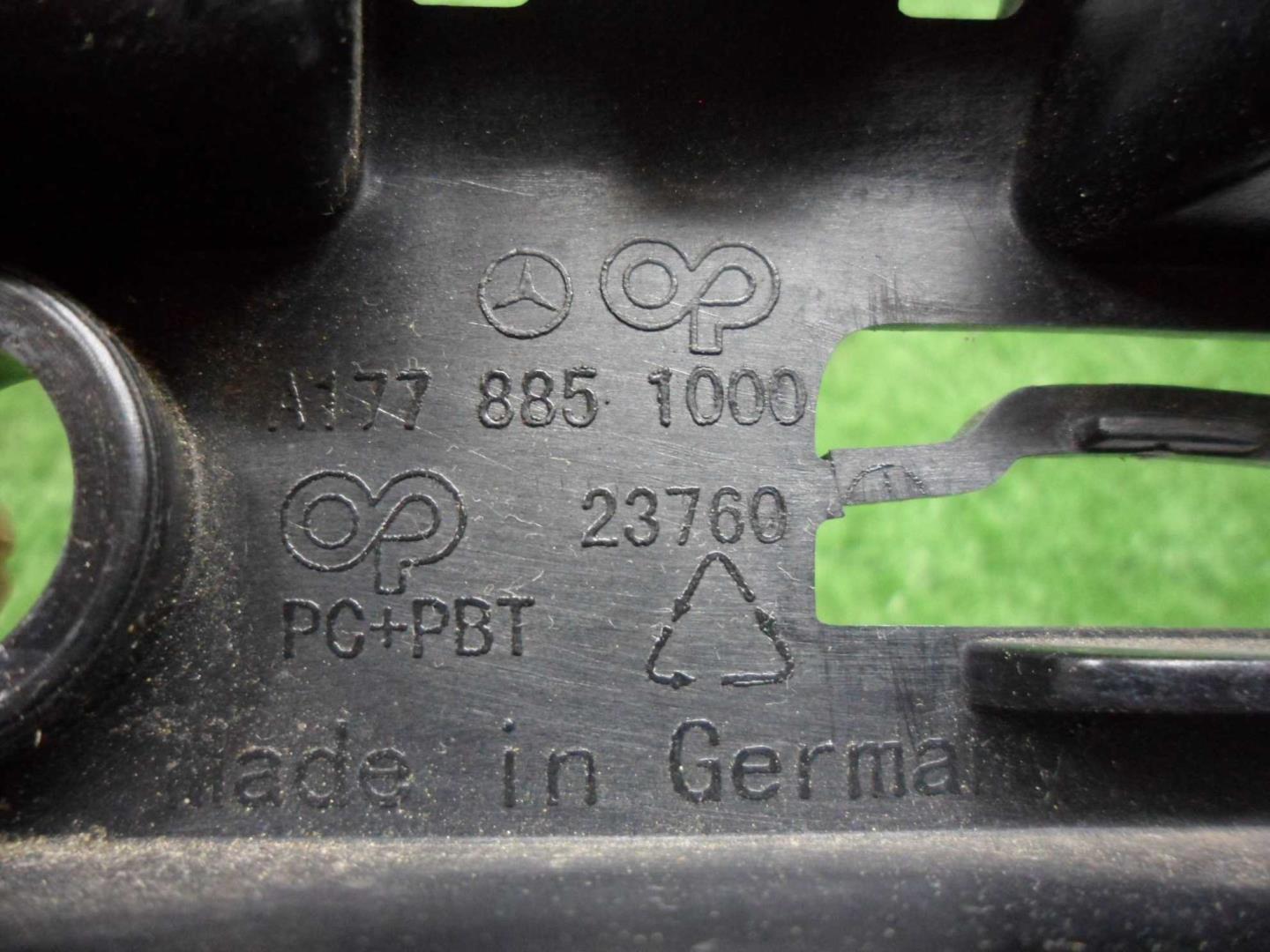 Кронштейн заднего бампера