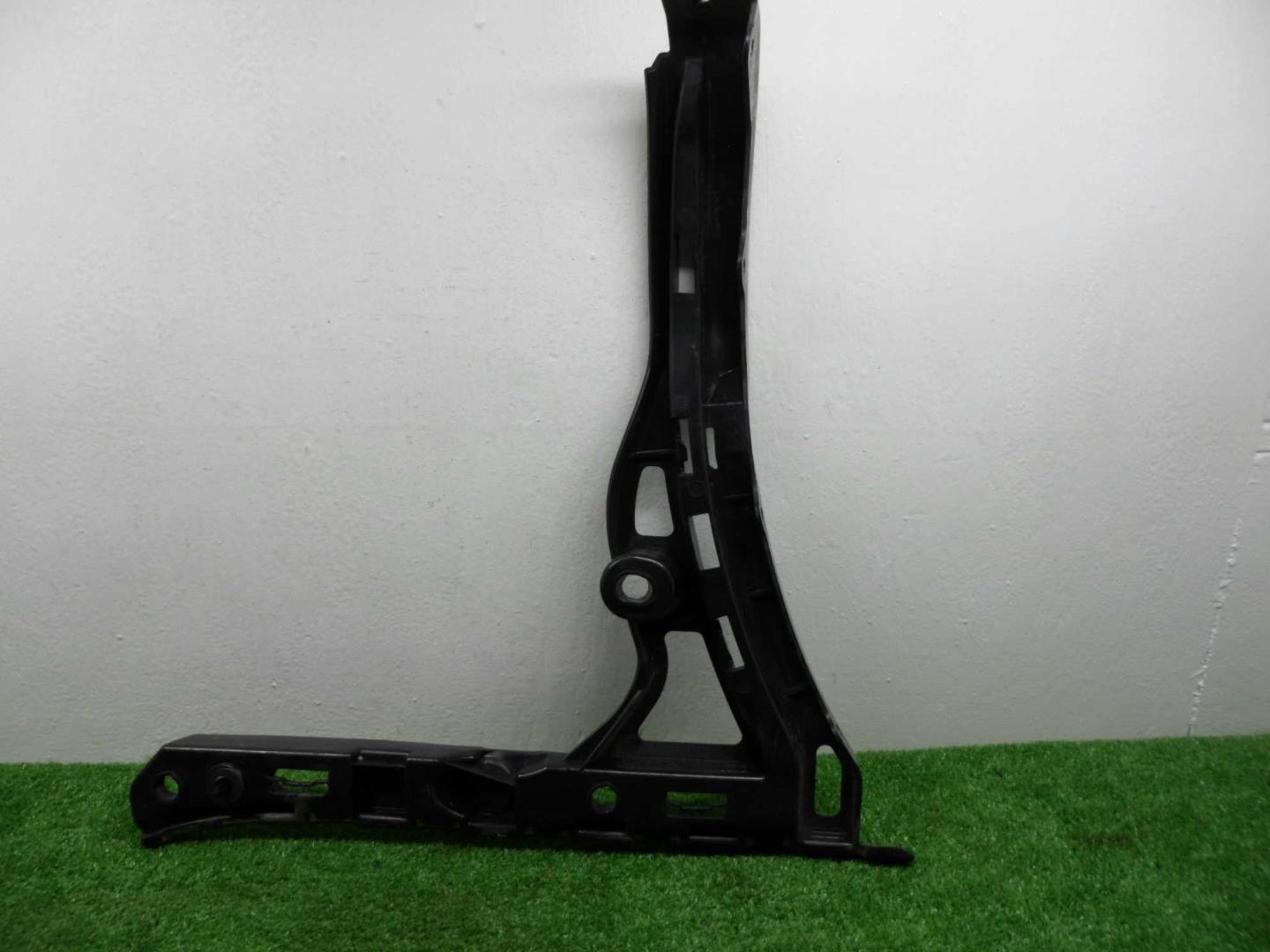 Кронштейн заднего бампера