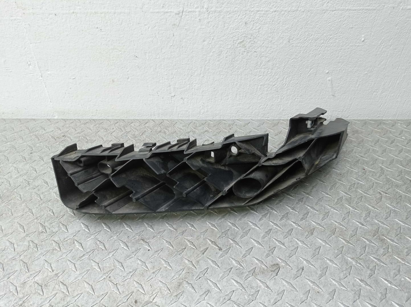 Крепеж фары