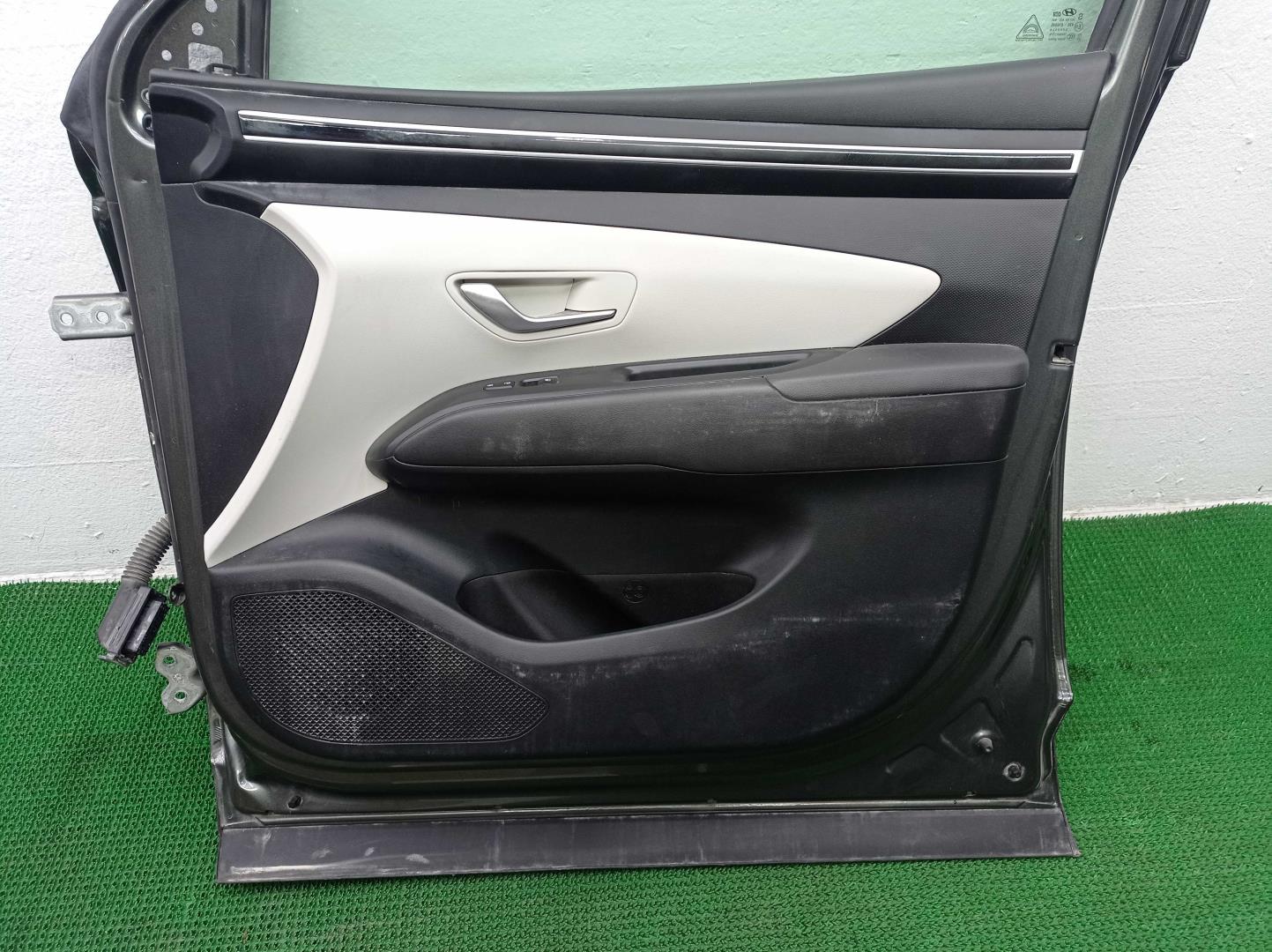 Стеклоподъемник электр. передний правый