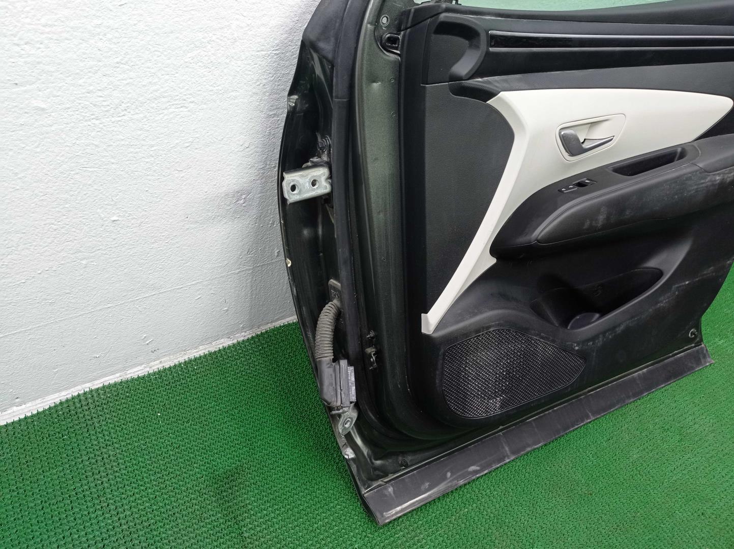 Ручка двери передней наружная правая