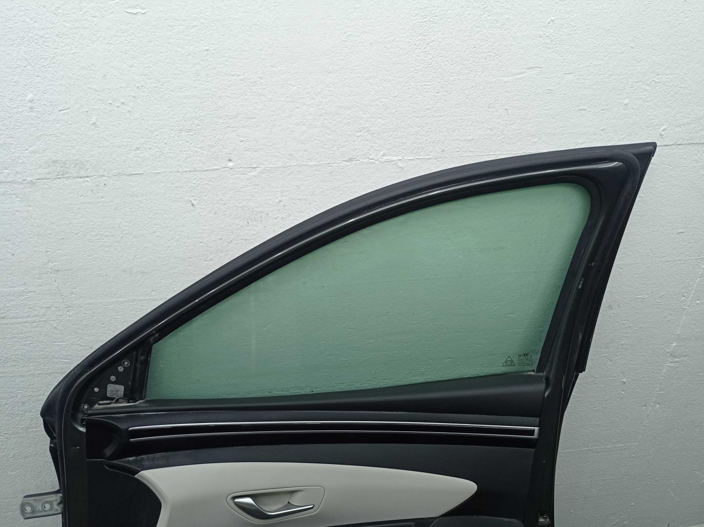 Ручка двери передней наружная правая