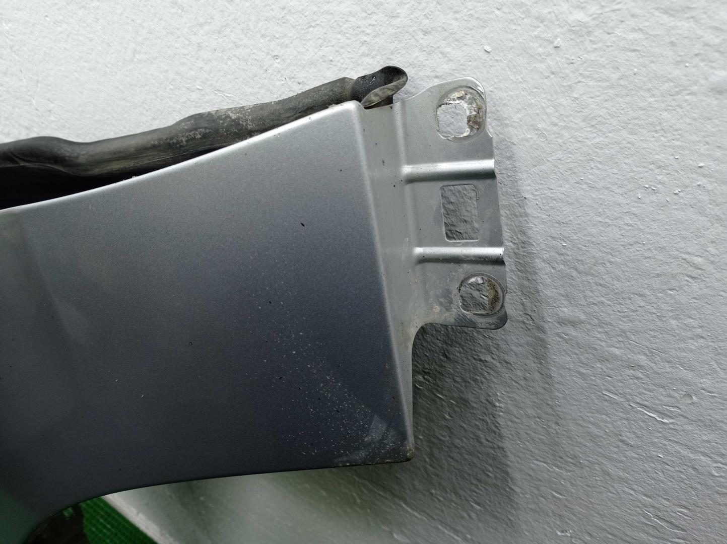 Крыло переднее левое