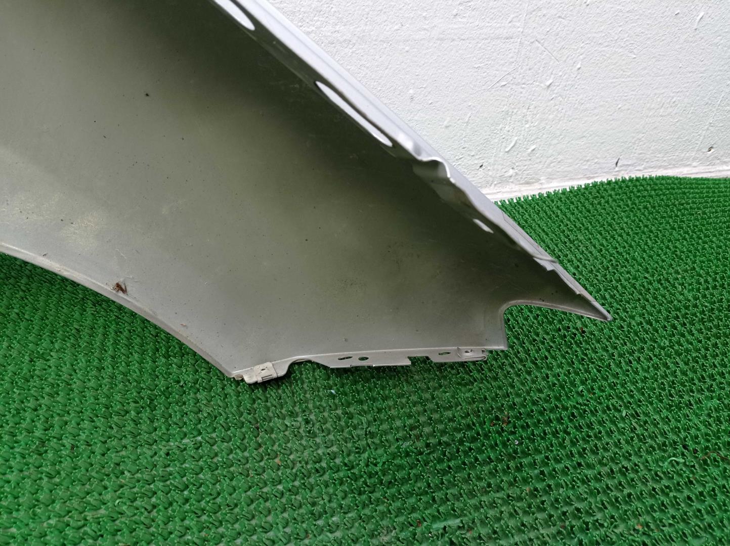 Крыло переднее левое