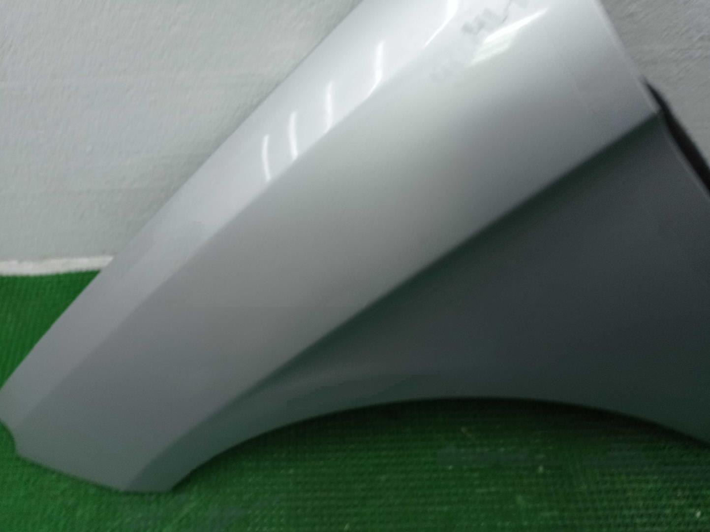 Крыло переднее левое