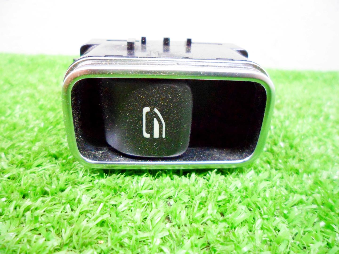 Кнопка стеклоподъемника