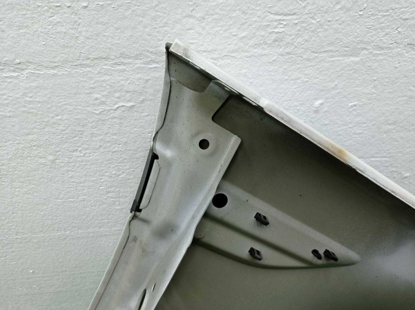 Крыло переднее левое