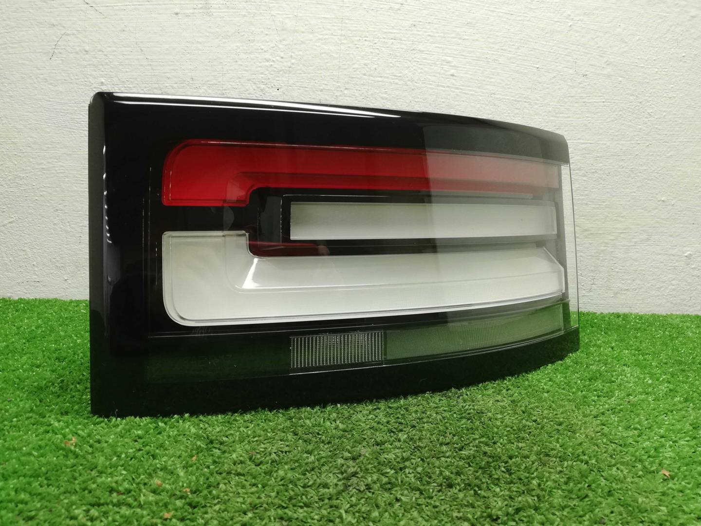 Фонарь задний внутренний правый