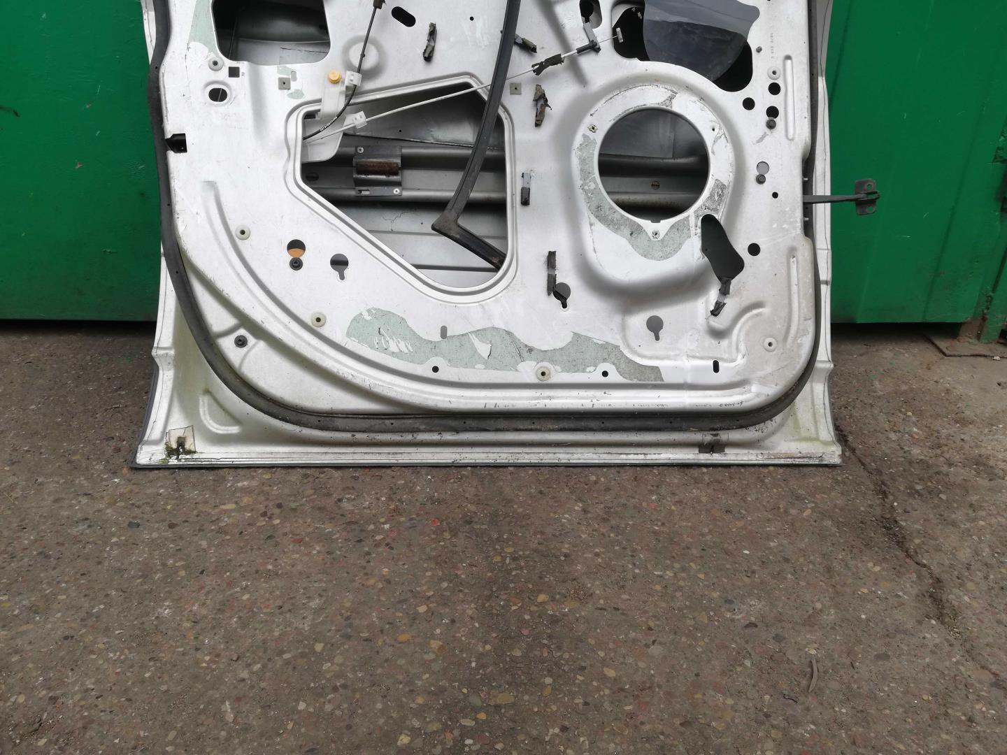 Дверь передняя левая