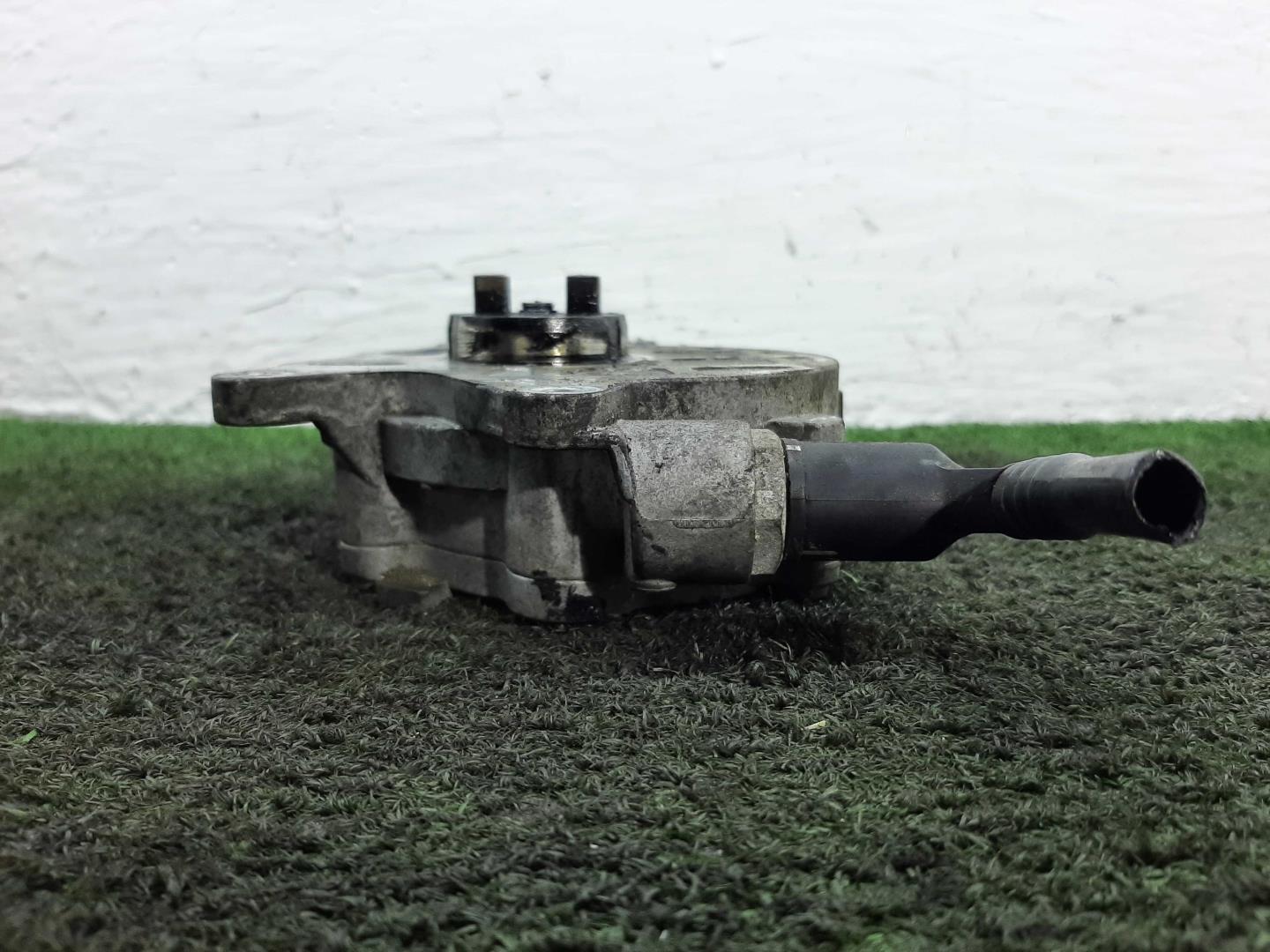 Насос вакуумный