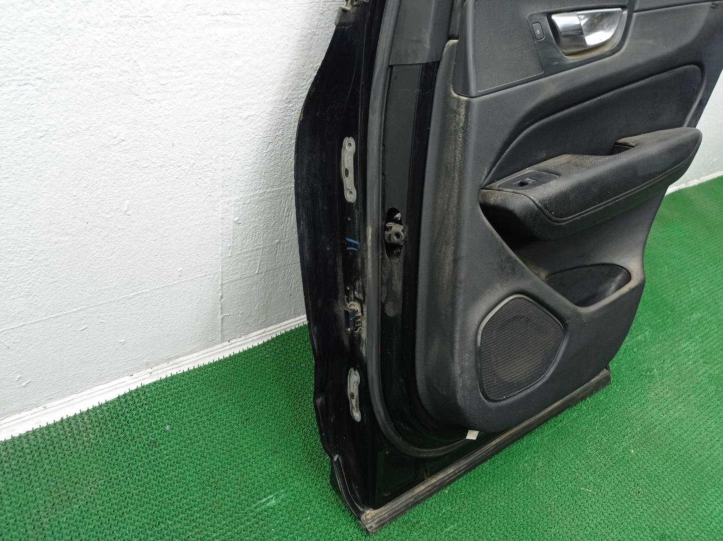 Стеклоподъемник электр. задний правый