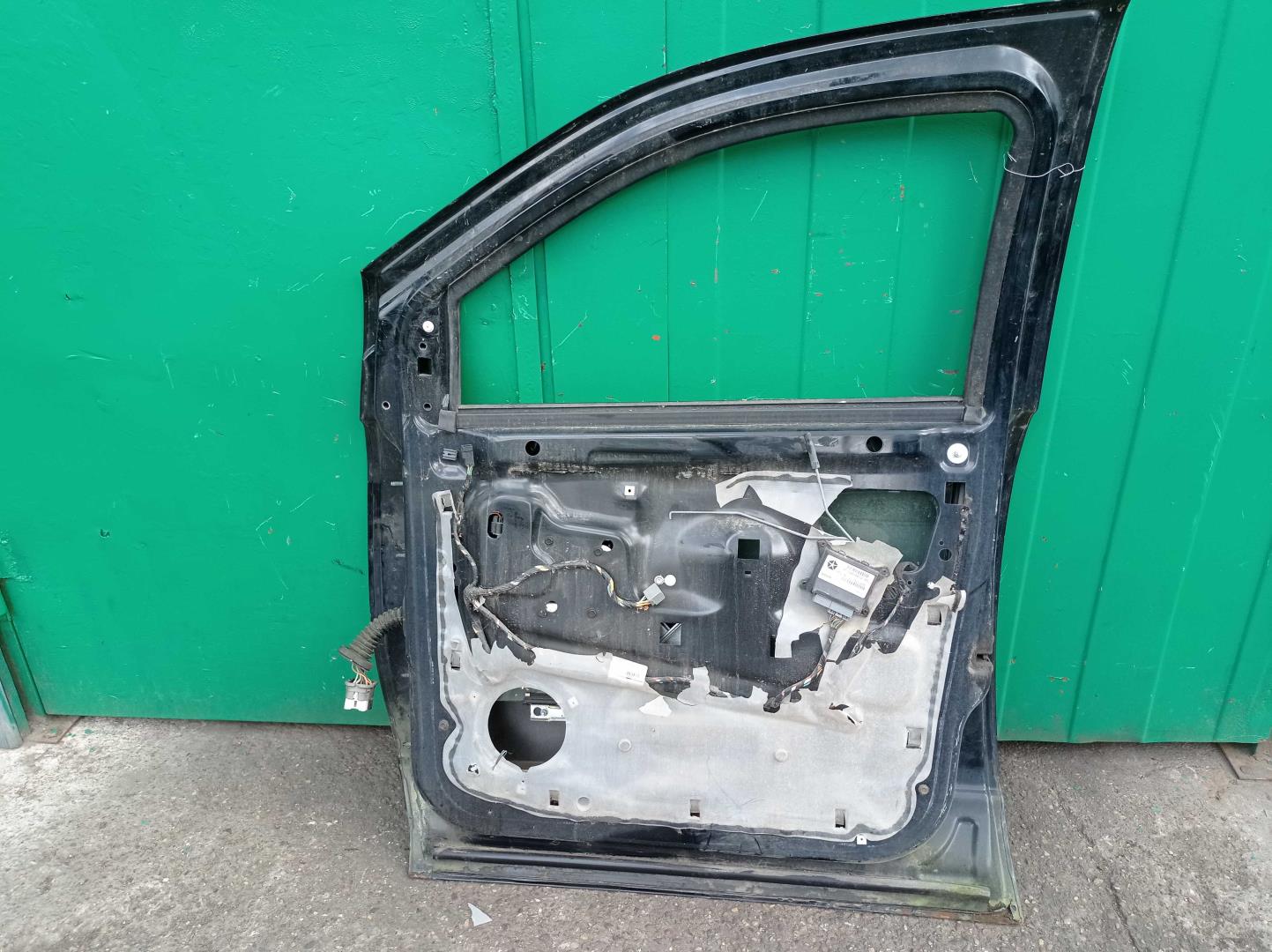 Ручка двери передней наружная правая